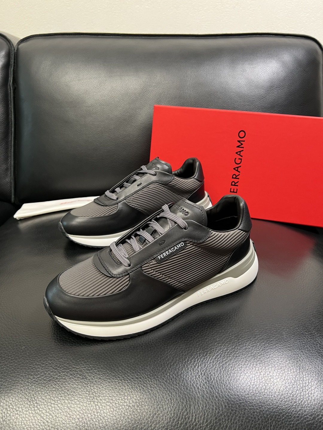 Ferragamo 高品质 顶级工艺品 菲拉格慕 专柜同步发售原厂配置，意大利进口原版牛皮，进口水染牛里