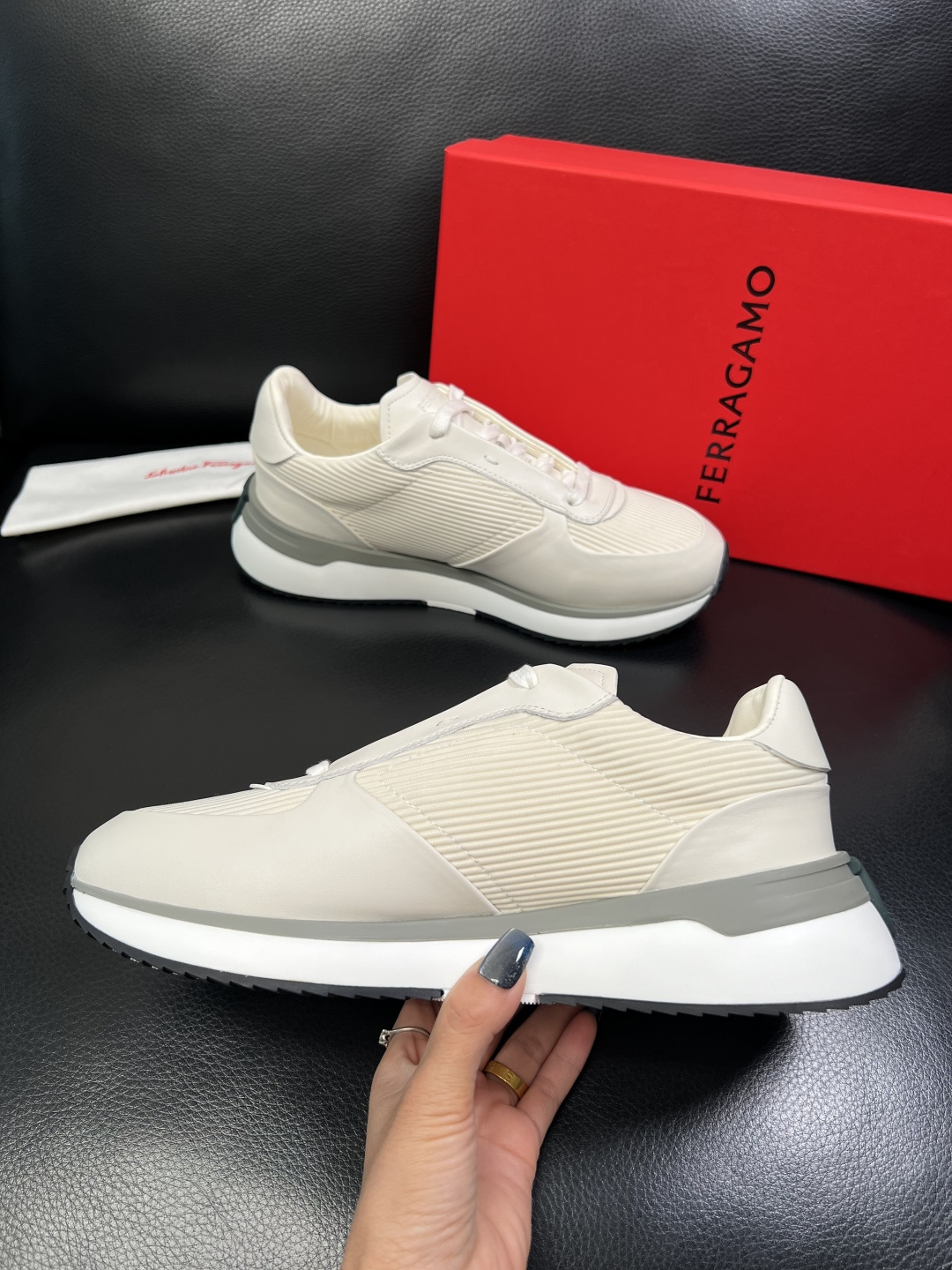 Ferragamo 高品质 顶级工艺品 菲拉格慕 专柜同步发售原厂配置，意大利进口原版牛皮，进口水染牛里