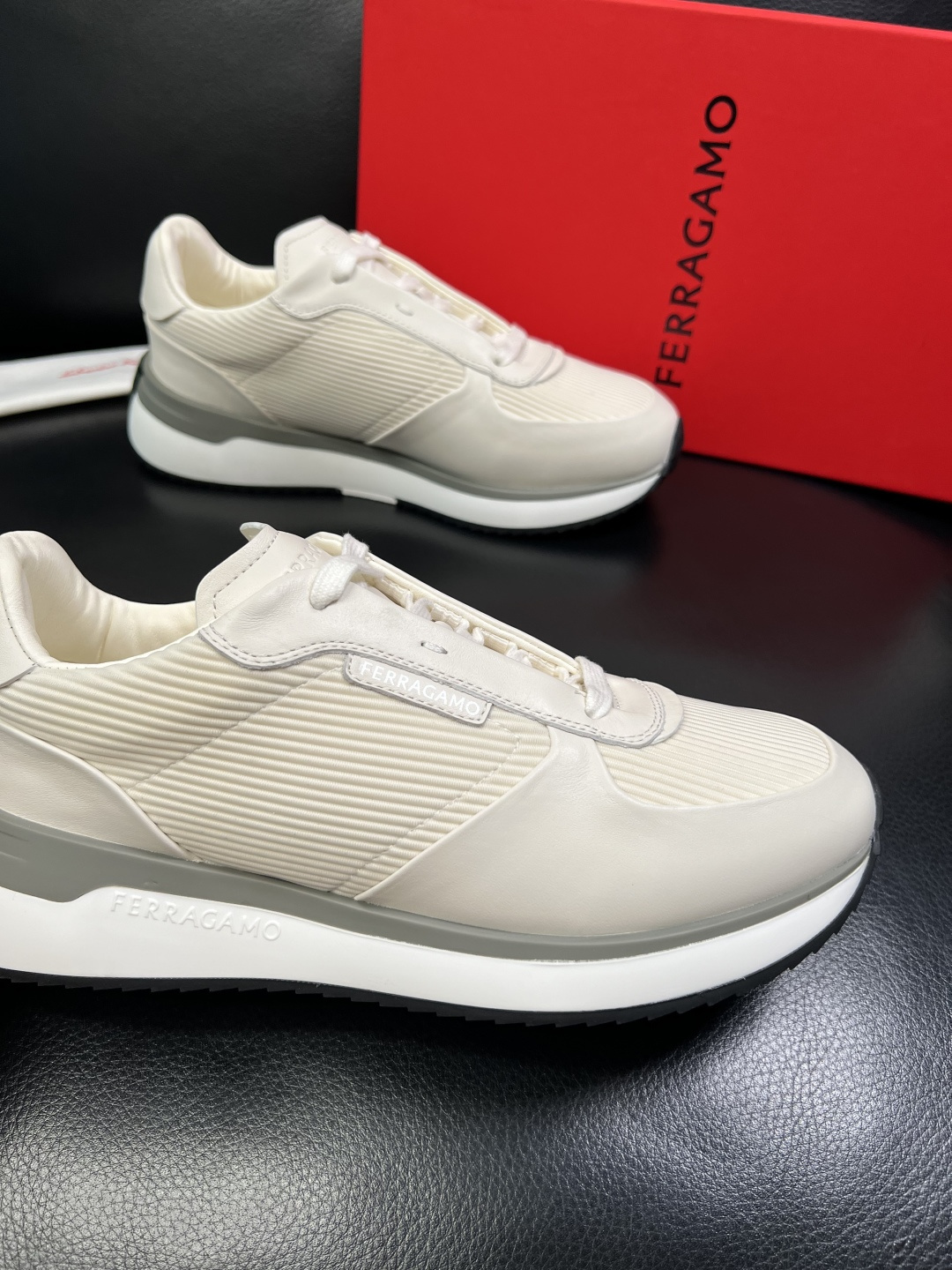 Ferragamo 高品质 顶级工艺品 菲拉格慕 专柜同步发售原厂配置，意大利进口原版牛皮，进口水染牛里