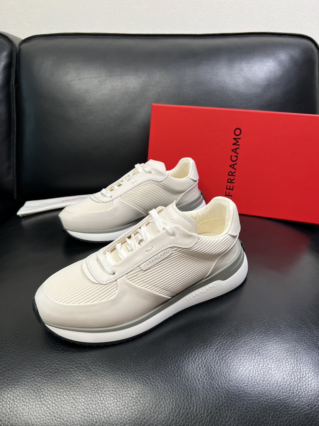 Ferragamo 高品质 顶级工艺品 菲拉格慕 专柜同步发售原厂配置，意大利进口原版牛皮，进口水染牛里