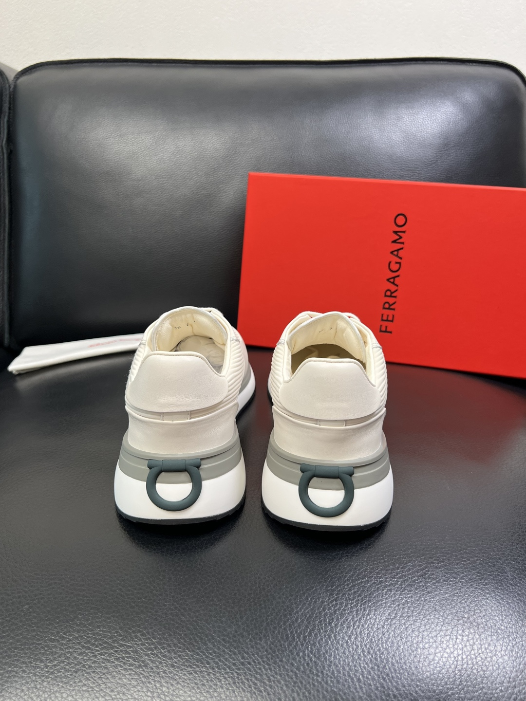 Ferragamo 高品质 顶级工艺品 菲拉格慕 专柜同步发售原厂配置，意大利进口原版牛皮，进口水染牛里