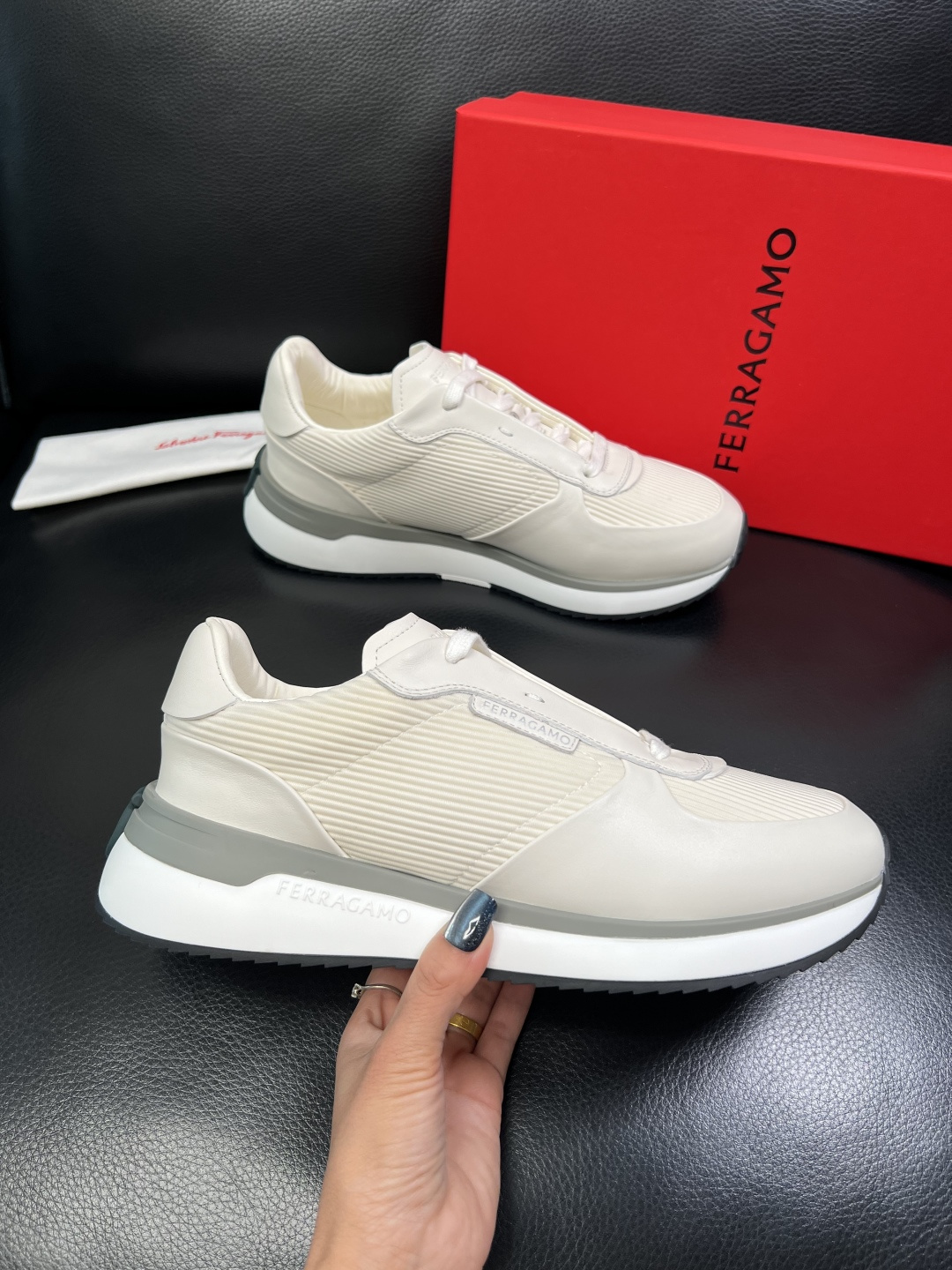 Ferragamo 高品质 顶级工艺品 菲拉格慕 专柜同步发售原厂配置，意大利进口原版牛皮，进口水染牛里