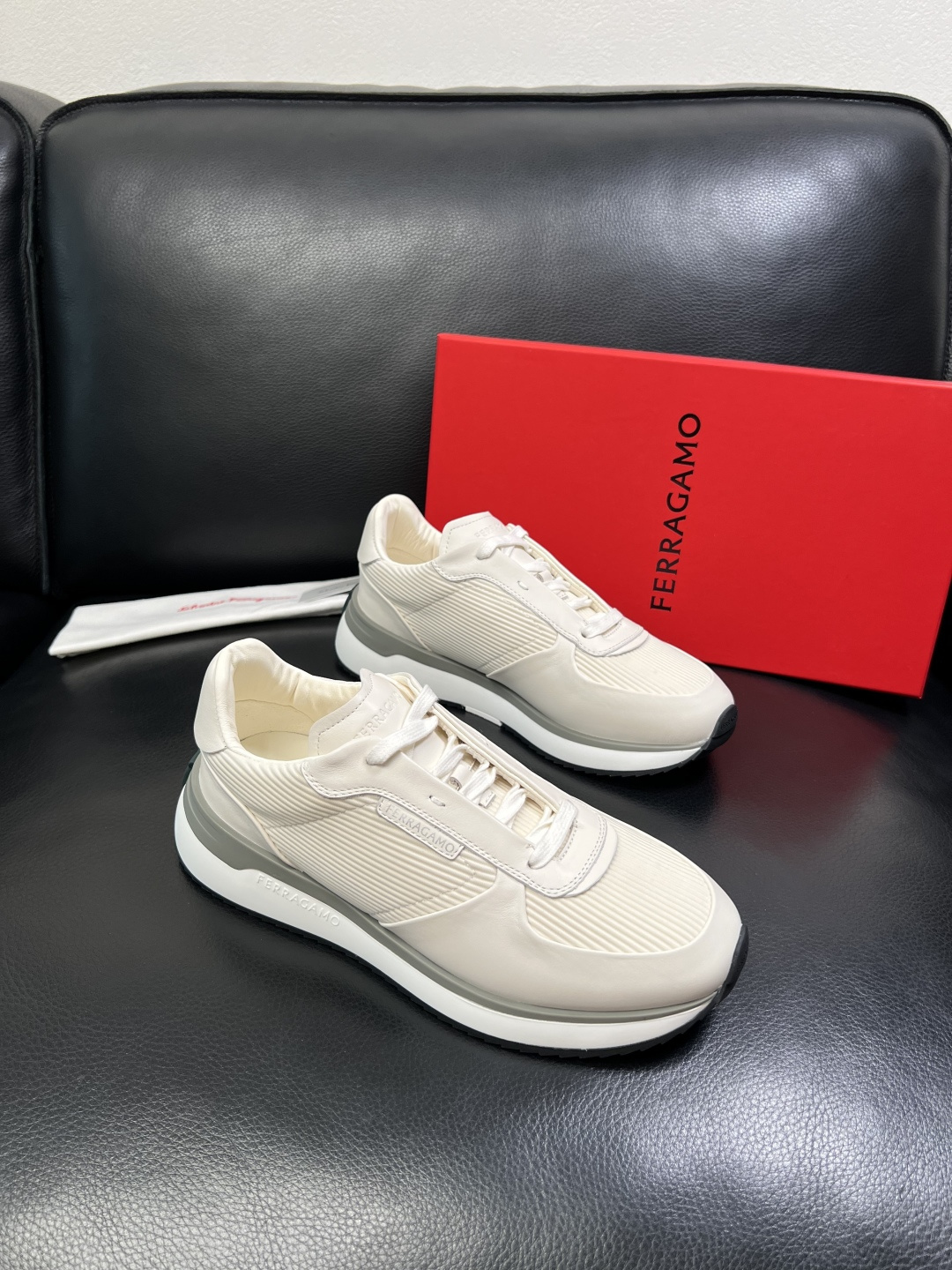 Ferragamo 高品质 顶级工艺品 菲拉格慕 专柜同步发售原厂配置，意大利进口原版牛皮，进口水染牛里