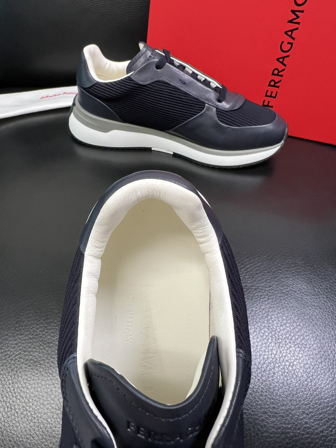 Ferragamo 高品质 顶级工艺品 菲拉格慕 专柜同步发售原厂配置，意大利进口原版牛皮，进口水染牛里