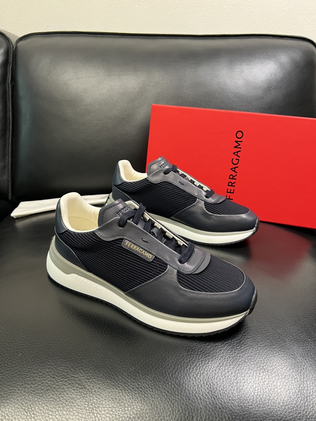 Ferragamo 高品质 顶级工艺品 菲拉格慕 专柜同步发售原厂配置，意大利进口原版牛皮，进口水染牛里