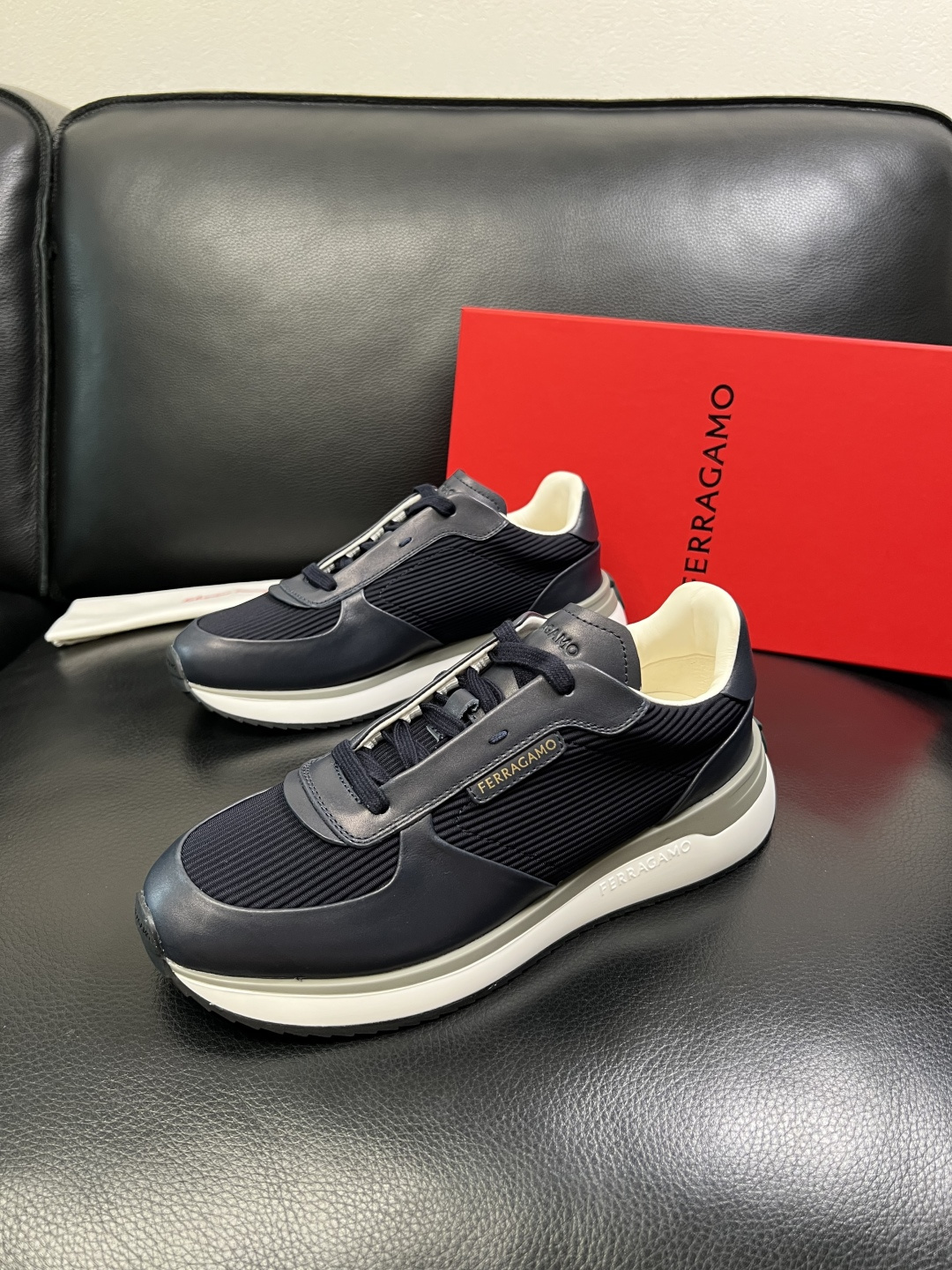 Ferragamo 高品质 顶级工艺品 菲拉格慕 专柜同步发售原厂配置，意大利进口原版牛皮，进口水染牛里