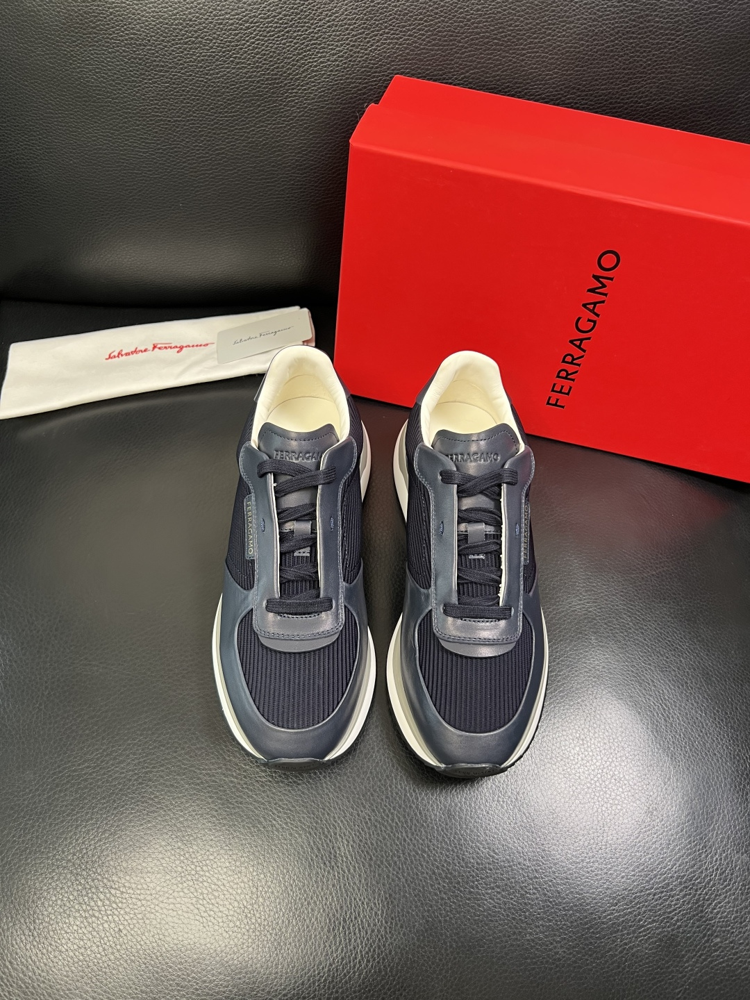 Ferragamo 高品质 顶级工艺品 菲拉格慕 专柜同步发售原厂配置，意大利进口原版牛皮，进口水染牛里