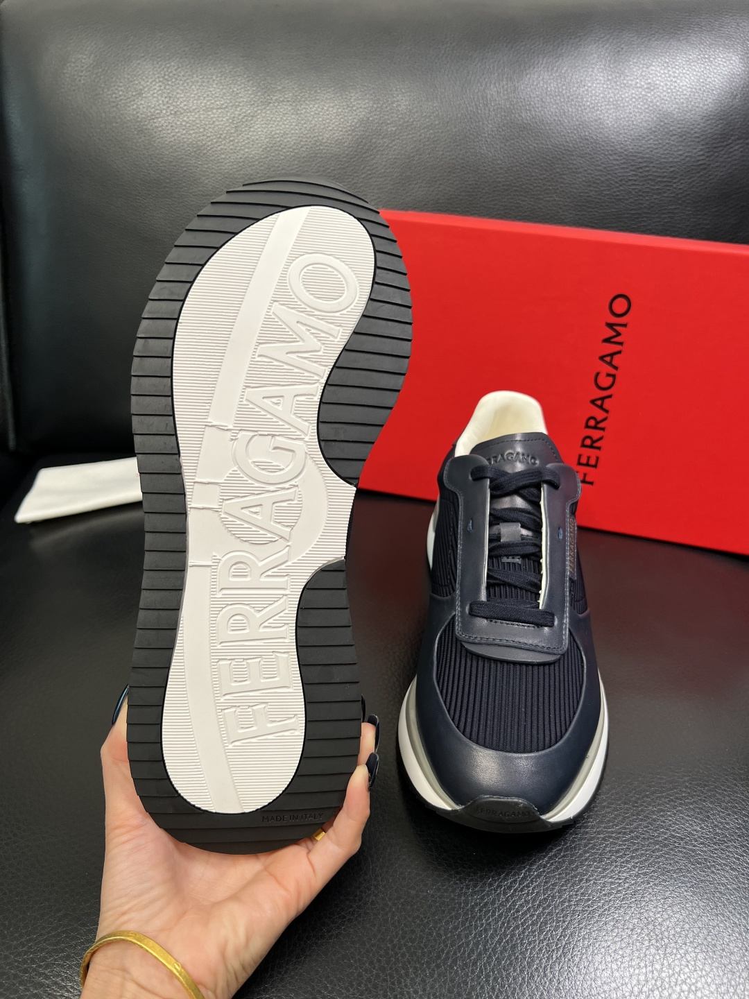 Ferragamo 高品质 顶级工艺品 菲拉格慕 专柜同步发售原厂配置，意大利进口原版牛皮，进口水染牛里