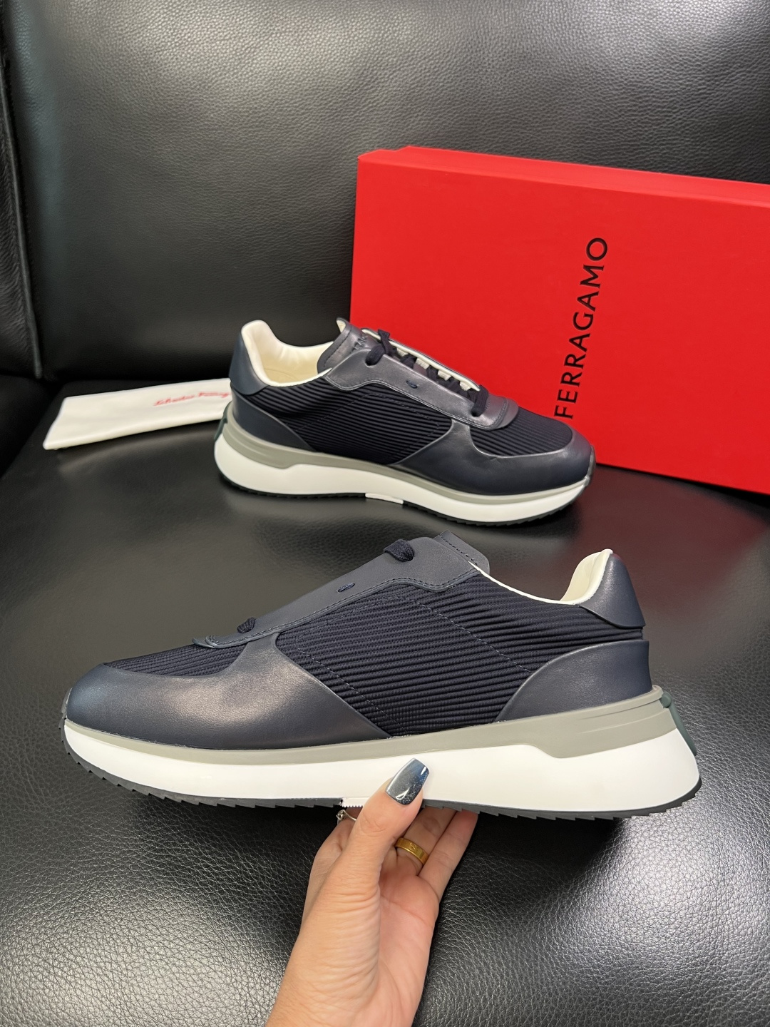 Ferragamo 高品质 顶级工艺品 菲拉格慕 专柜同步发售原厂配置，意大利进口原版牛皮，进口水染牛里