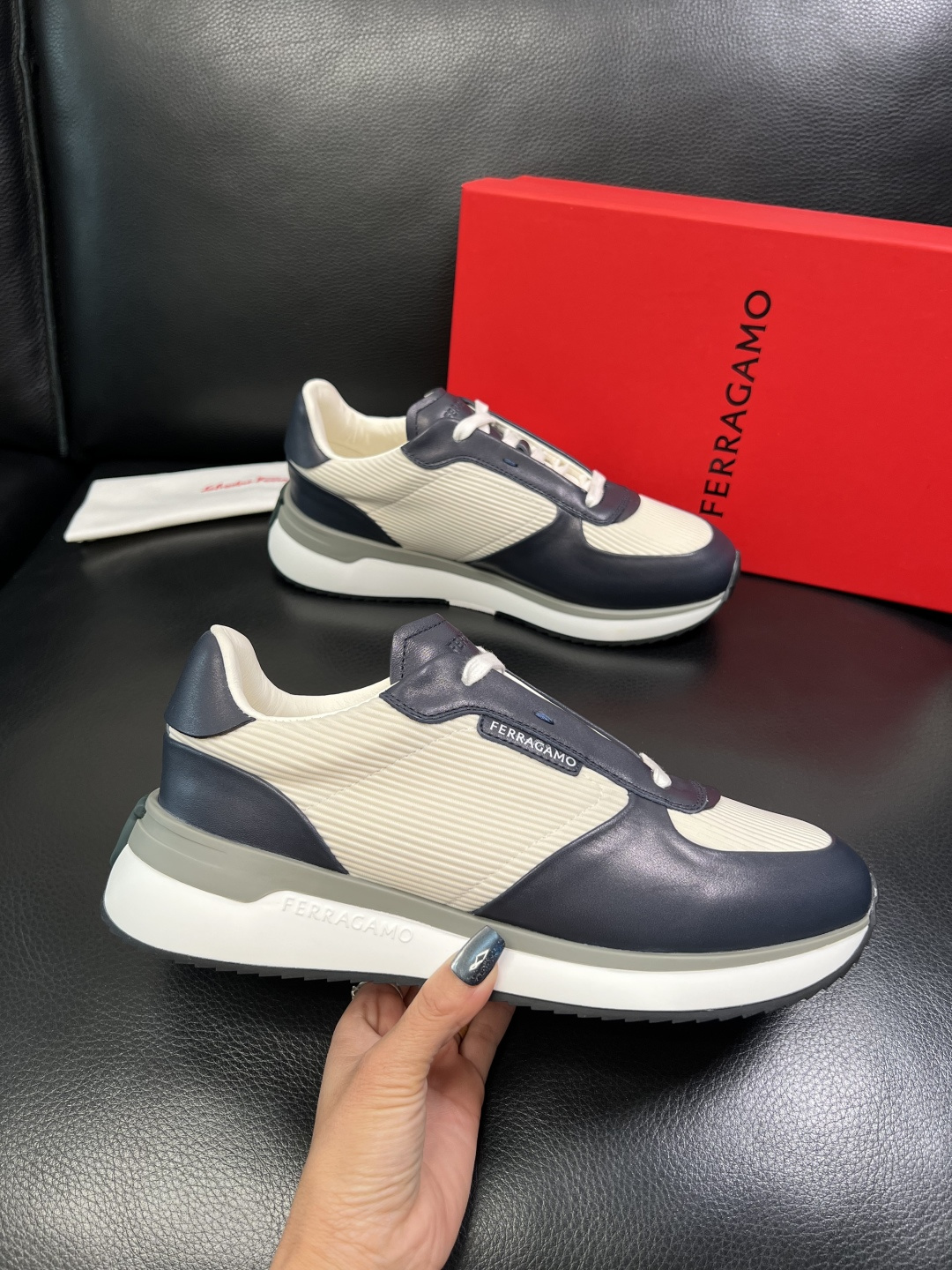 Ferragamo 高品质 顶级工艺品 菲拉格慕 专柜同步发售原厂配置，意大利进口原版牛皮，进口水染牛里