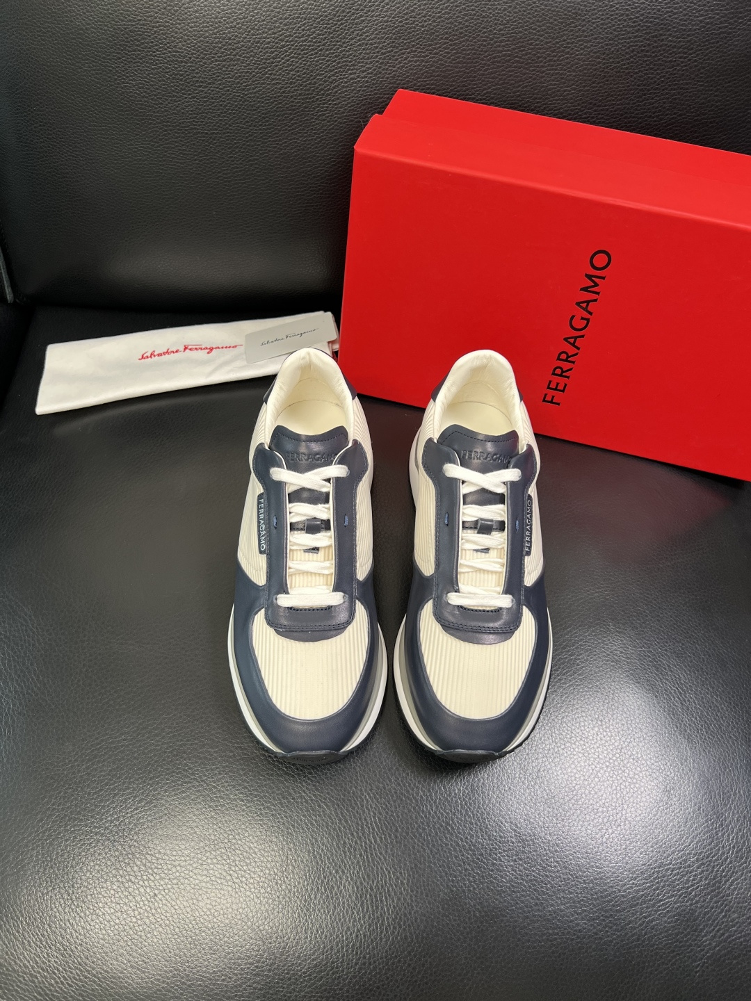 Ferragamo 高品质 顶级工艺品 菲拉格慕 专柜同步发售原厂配置，意大利进口原版牛皮，进口水染牛里