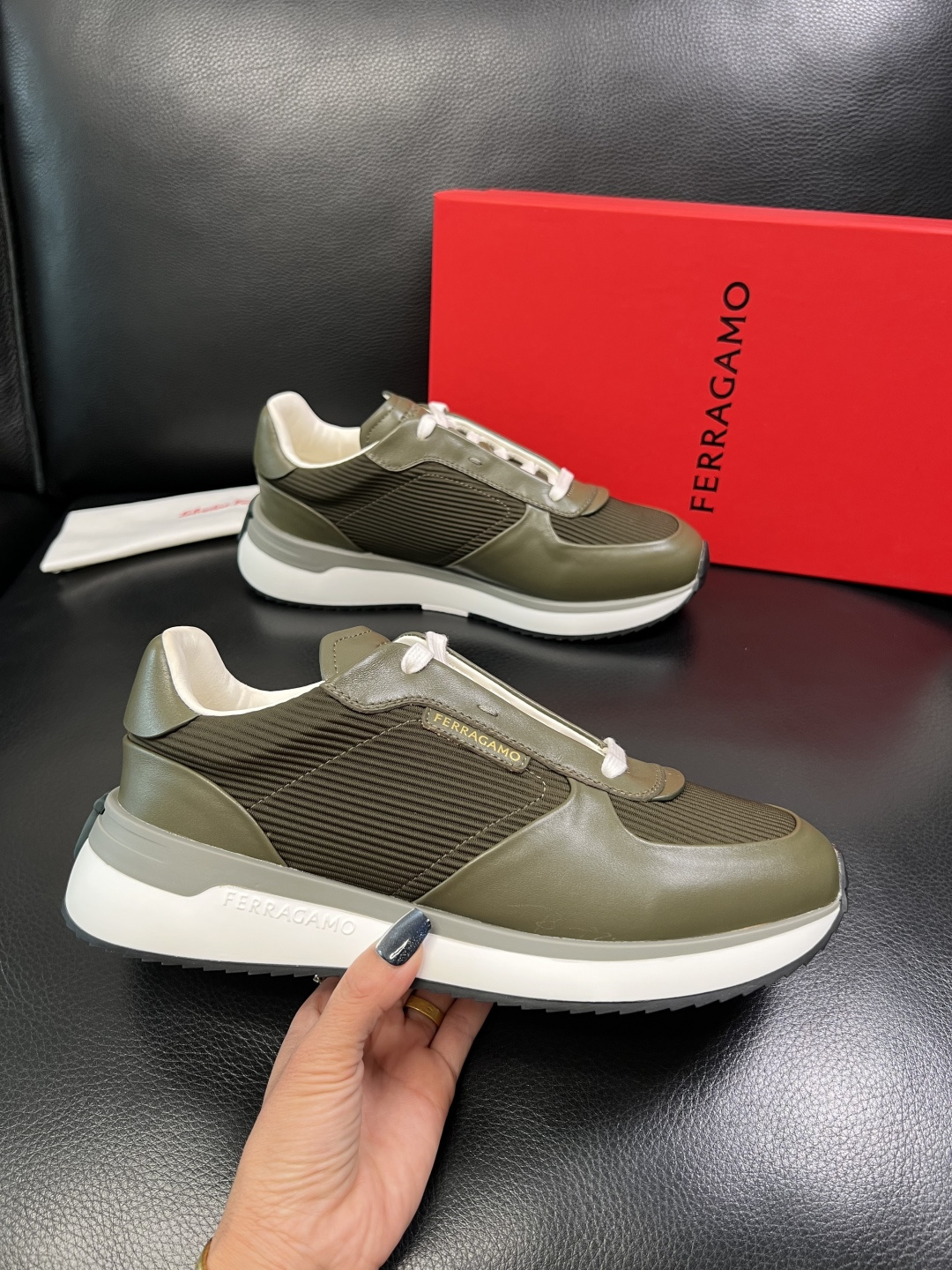 Ferragamo 高品质 顶级工艺品 菲拉格慕 专柜同步发售原厂配置，意大利进口原版牛皮，进口水染牛里