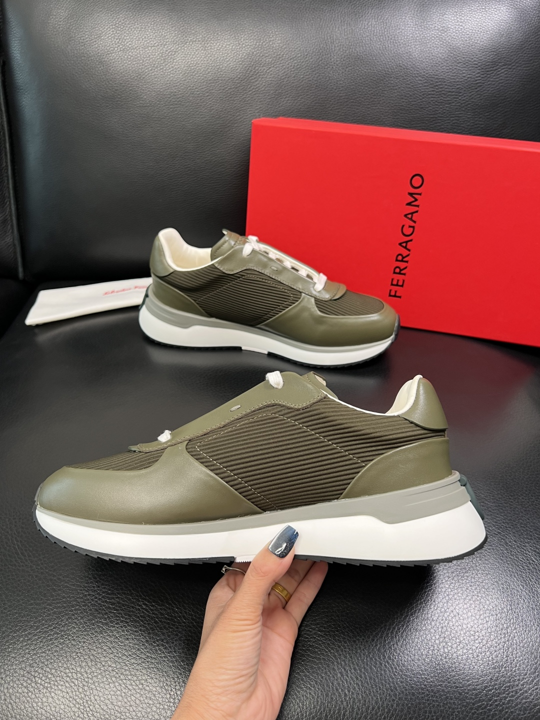 Ferragamo 高品质 顶级工艺品 菲拉格慕 专柜同步发售原厂配置，意大利进口原版牛皮，进口水染牛里