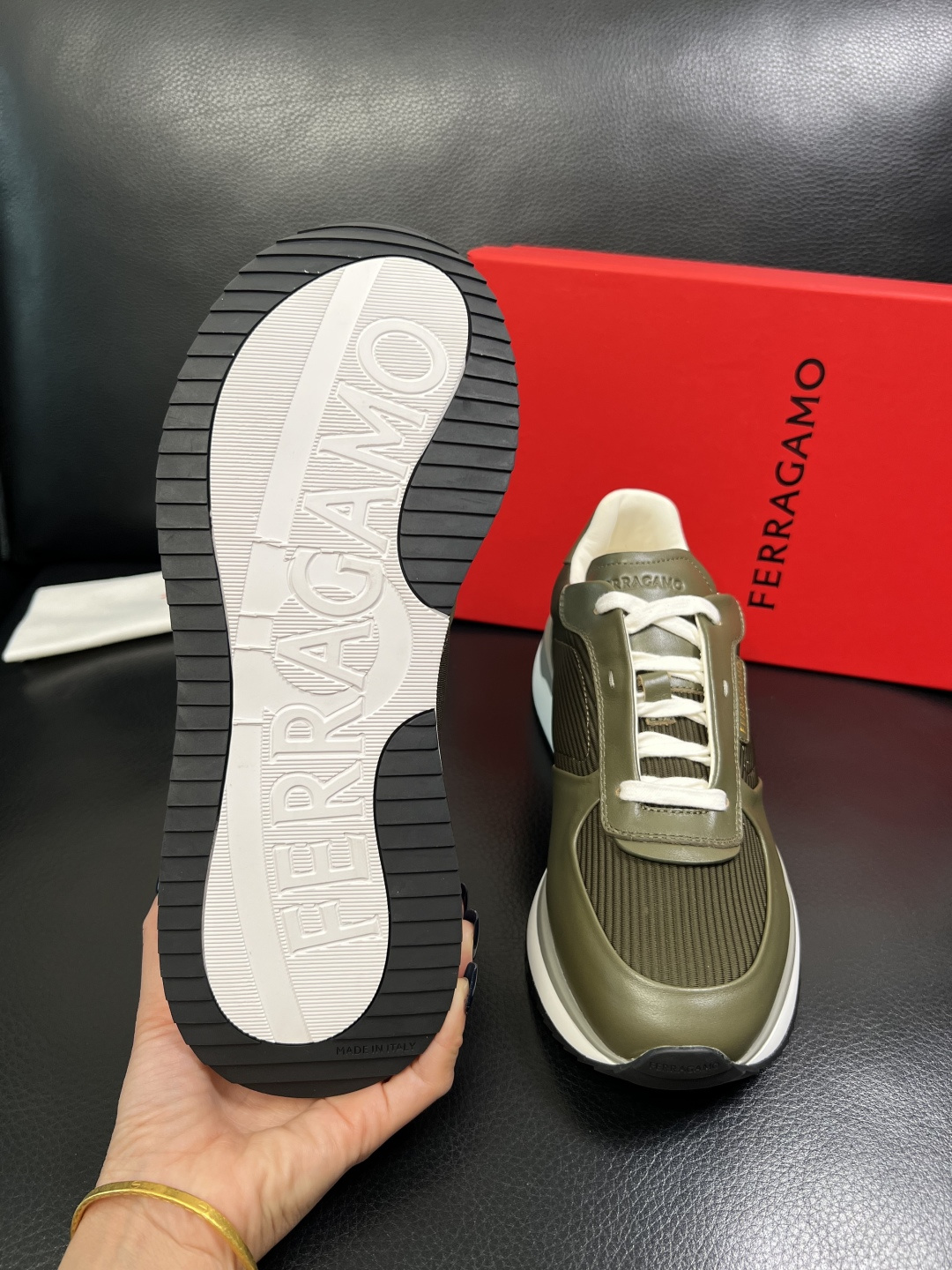 Ferragamo 高品质 顶级工艺品 菲拉格慕 专柜同步发售原厂配置，意大利进口原版牛皮，进口水染牛里
