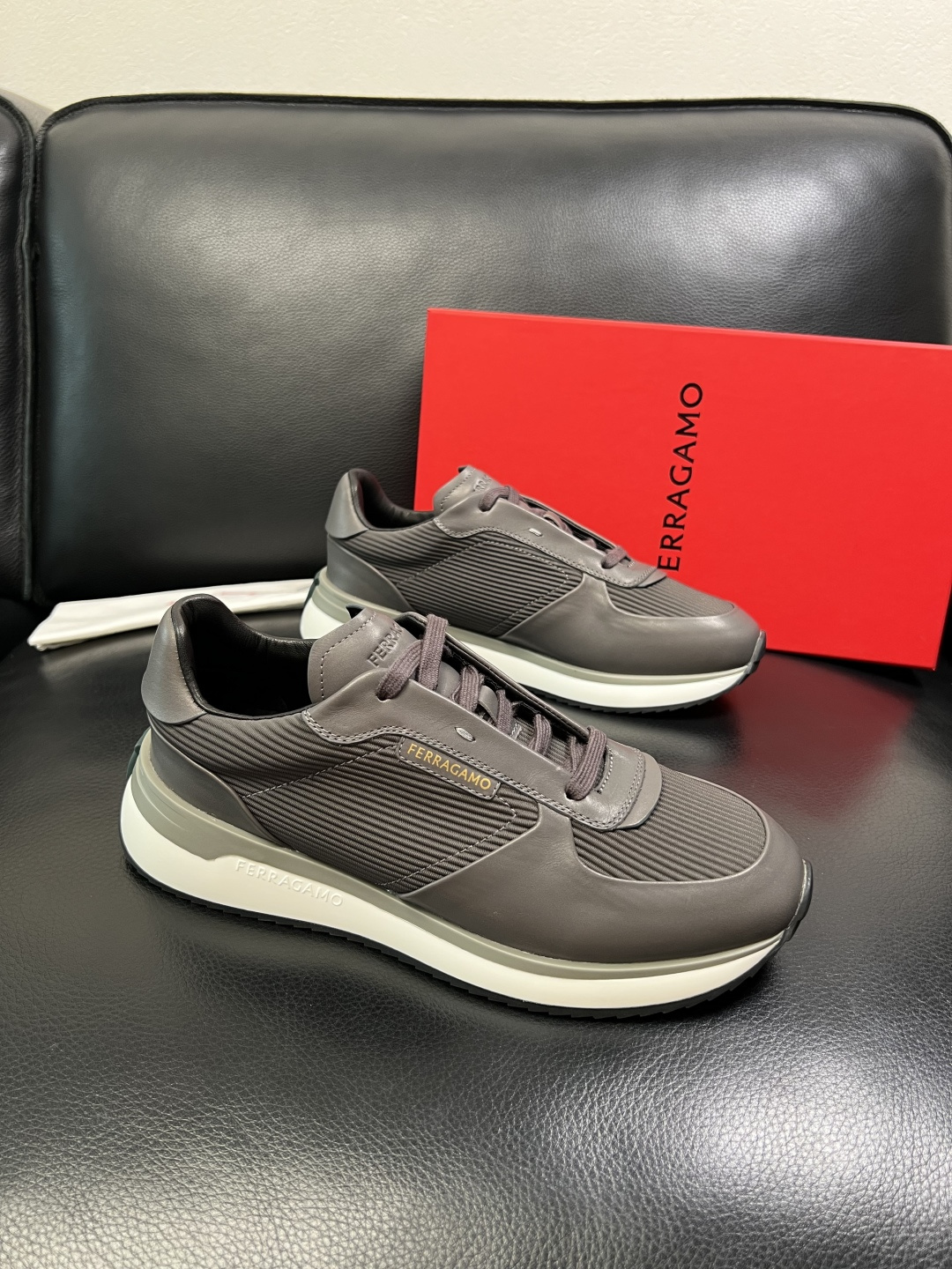 Ferragamo 高品质 顶级工艺品 菲拉格慕 专柜同步发售原厂配置，意大利进口原版牛皮，进口水染牛里