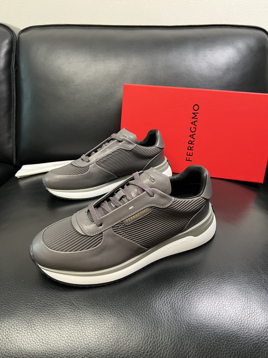 Ferragamo 高品质 顶级工艺品 菲拉格慕 专柜同步发售原厂配置，意大利进口原版牛皮，进口水染牛里