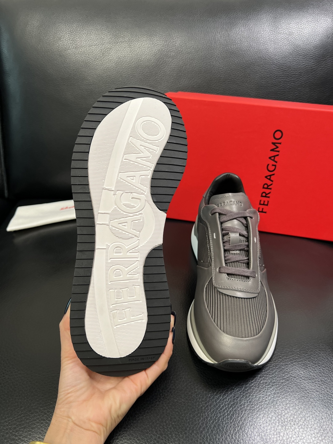 Ferragamo 高品质 顶级工艺品 菲拉格慕 专柜同步发售原厂配置，意大利进口原版牛皮，进口水染牛里