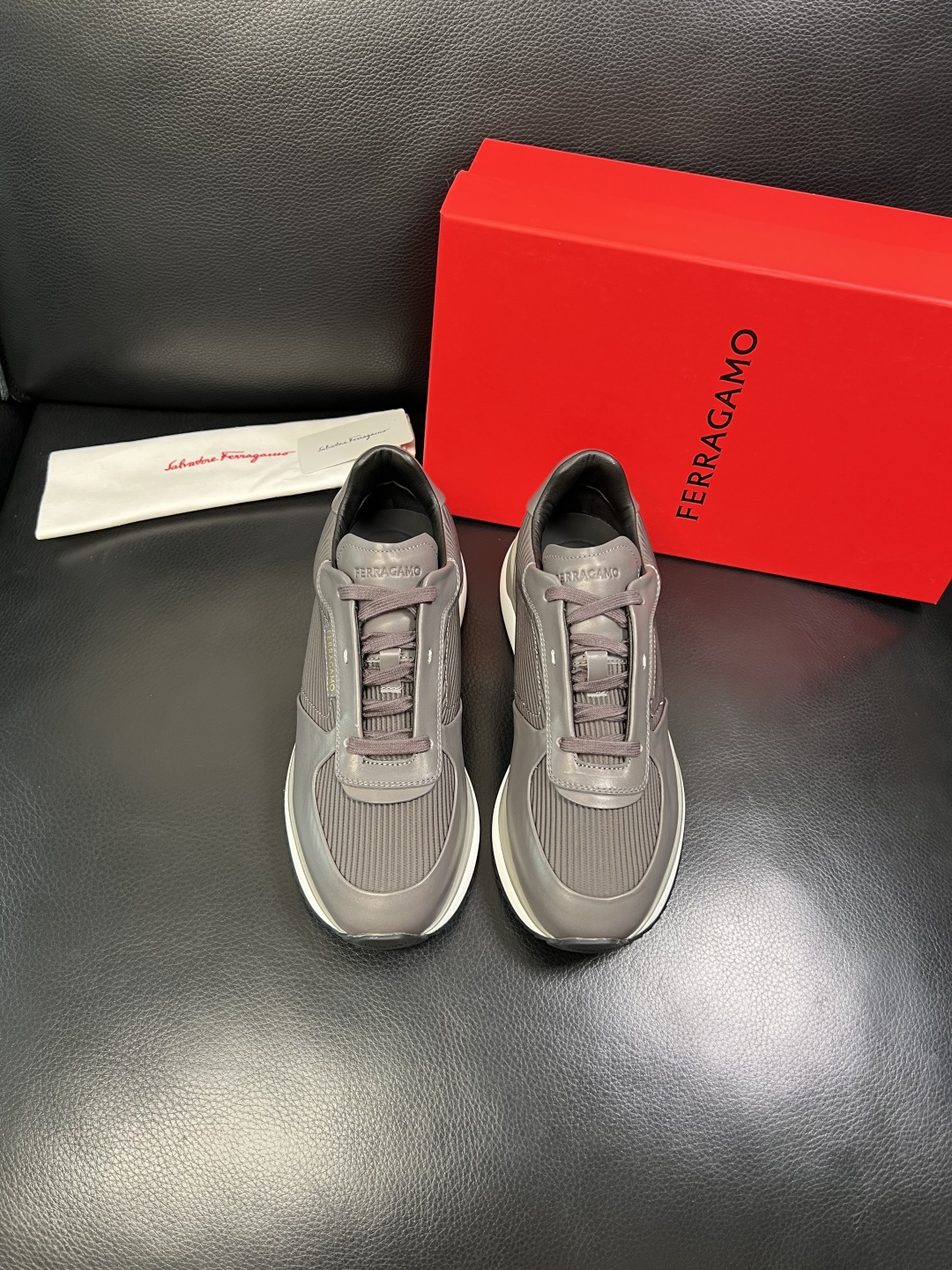 Ferragamo 高品质 顶级工艺品 菲拉格慕 专柜同步发售原厂配置，意大利进口原版牛皮，进口水染牛里