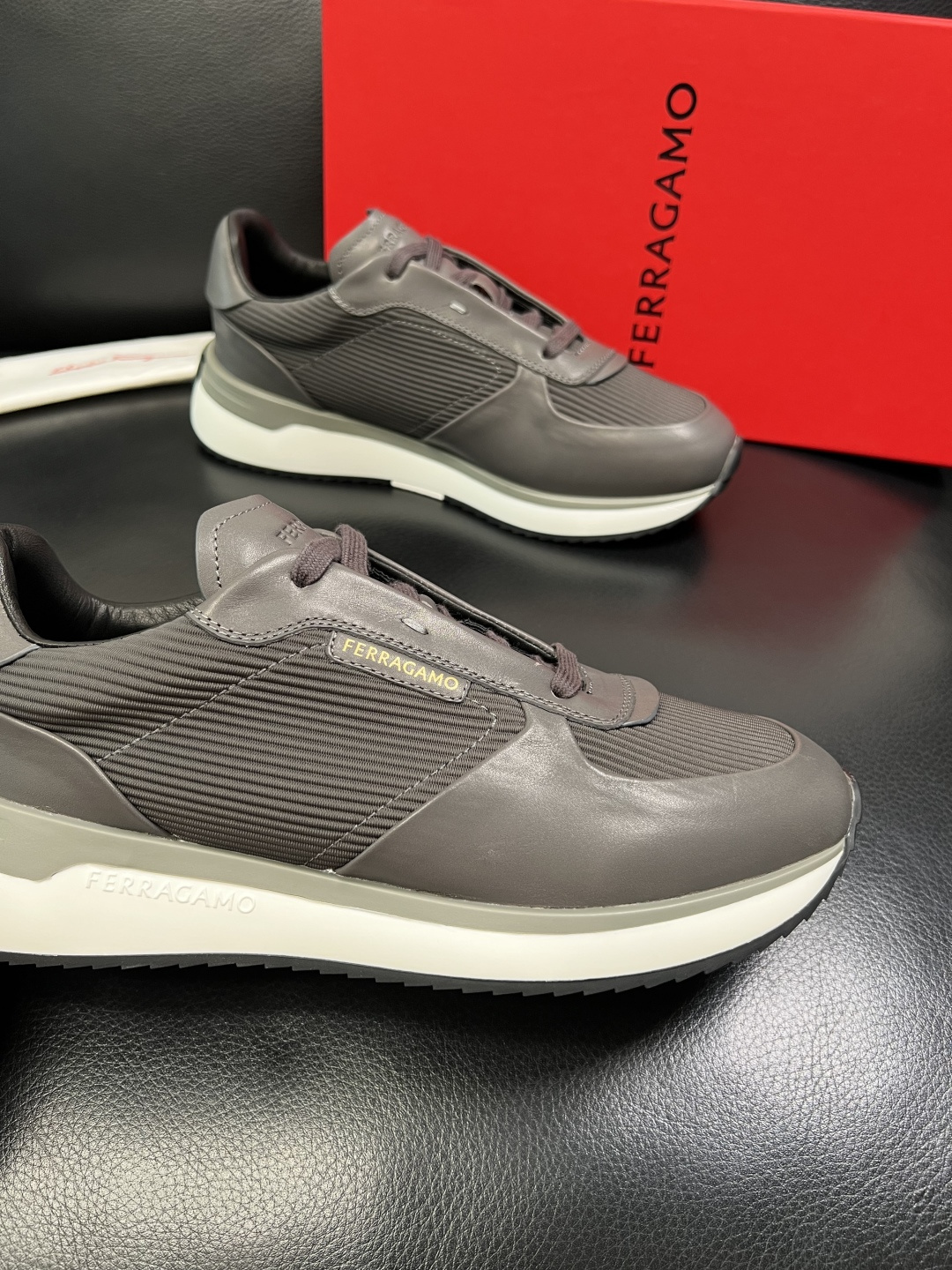 Ferragamo 高品质 顶级工艺品 菲拉格慕 专柜同步发售原厂配置，意大利进口原版牛皮，进口水染牛里