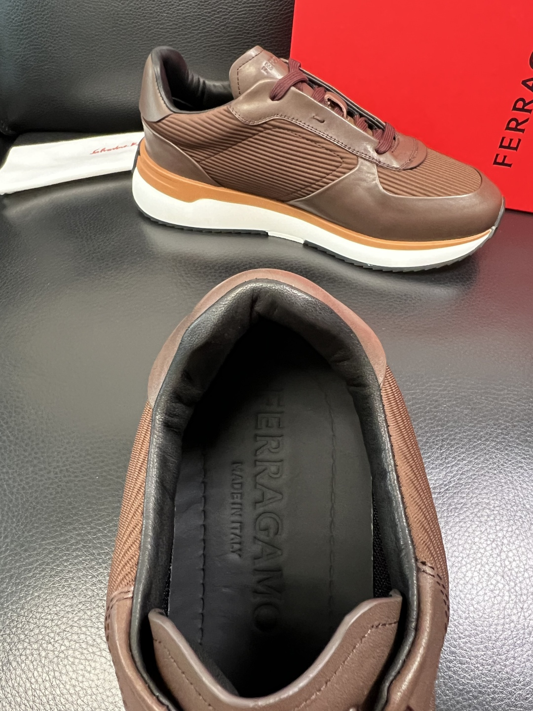 Ferragamo 高品质 顶级工艺品 菲拉格慕 专柜同步发售原厂配置，意大利进口原版牛皮，进口水染牛里