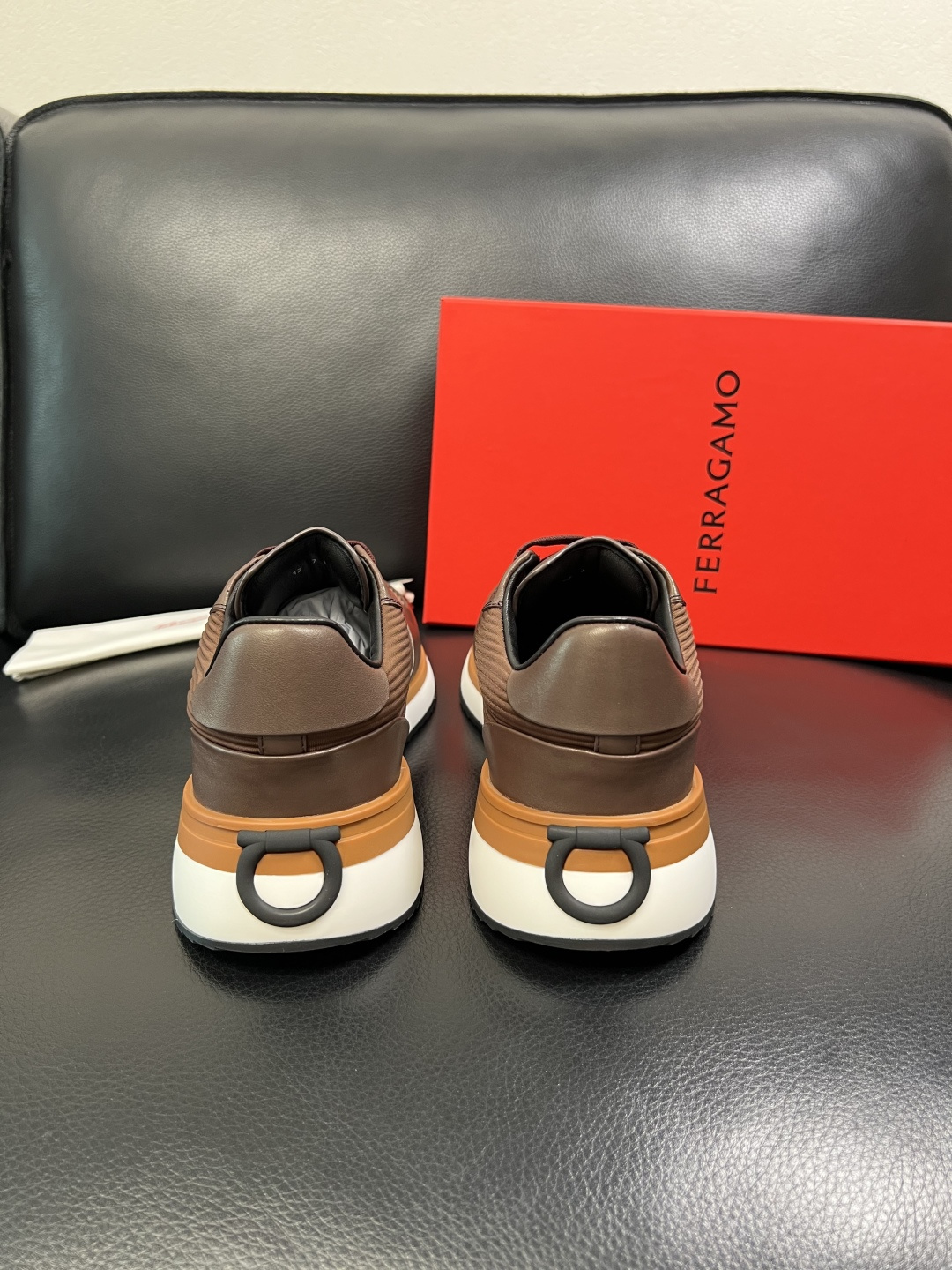 Ferragamo 高品质 顶级工艺品 菲拉格慕 专柜同步发售原厂配置，意大利进口原版牛皮，进口水染牛里