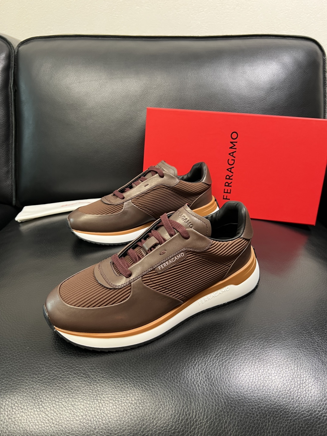 Ferragamo 高品质 顶级工艺品 菲拉格慕 专柜同步发售原厂配置，意大利进口原版牛皮，进口水染牛里