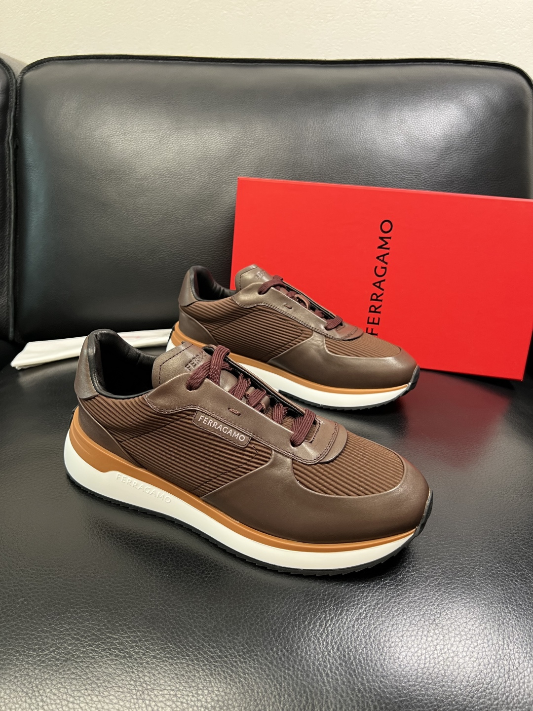 Ferragamo 高品质 顶级工艺品 菲拉格慕 专柜同步发售原厂配置，意大利进口原版牛皮，进口水染牛里