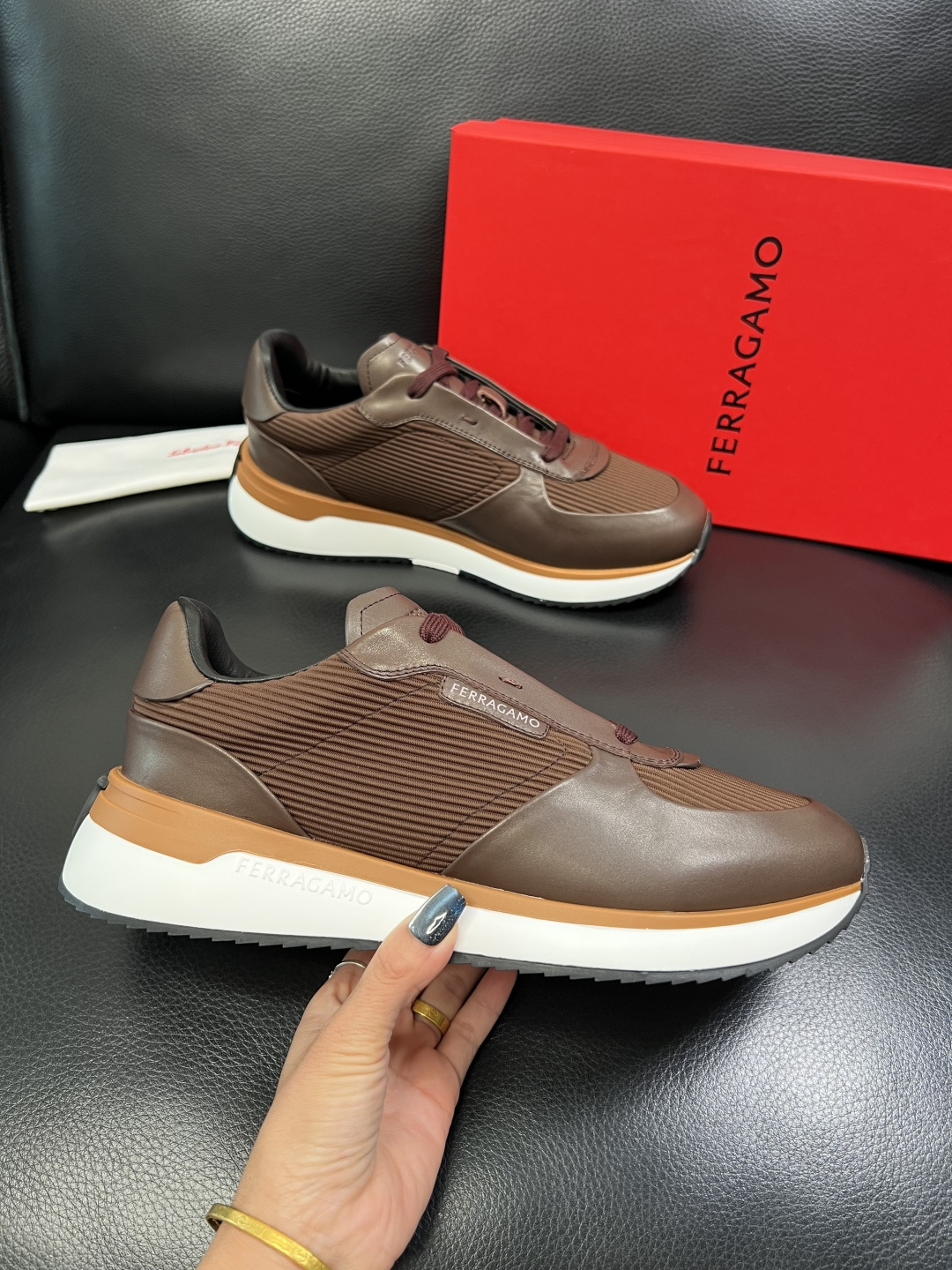 Ferragamo 高品质 顶级工艺品 菲拉格慕 专柜同步发售原厂配置，意大利进口原版牛皮，进口水染牛里