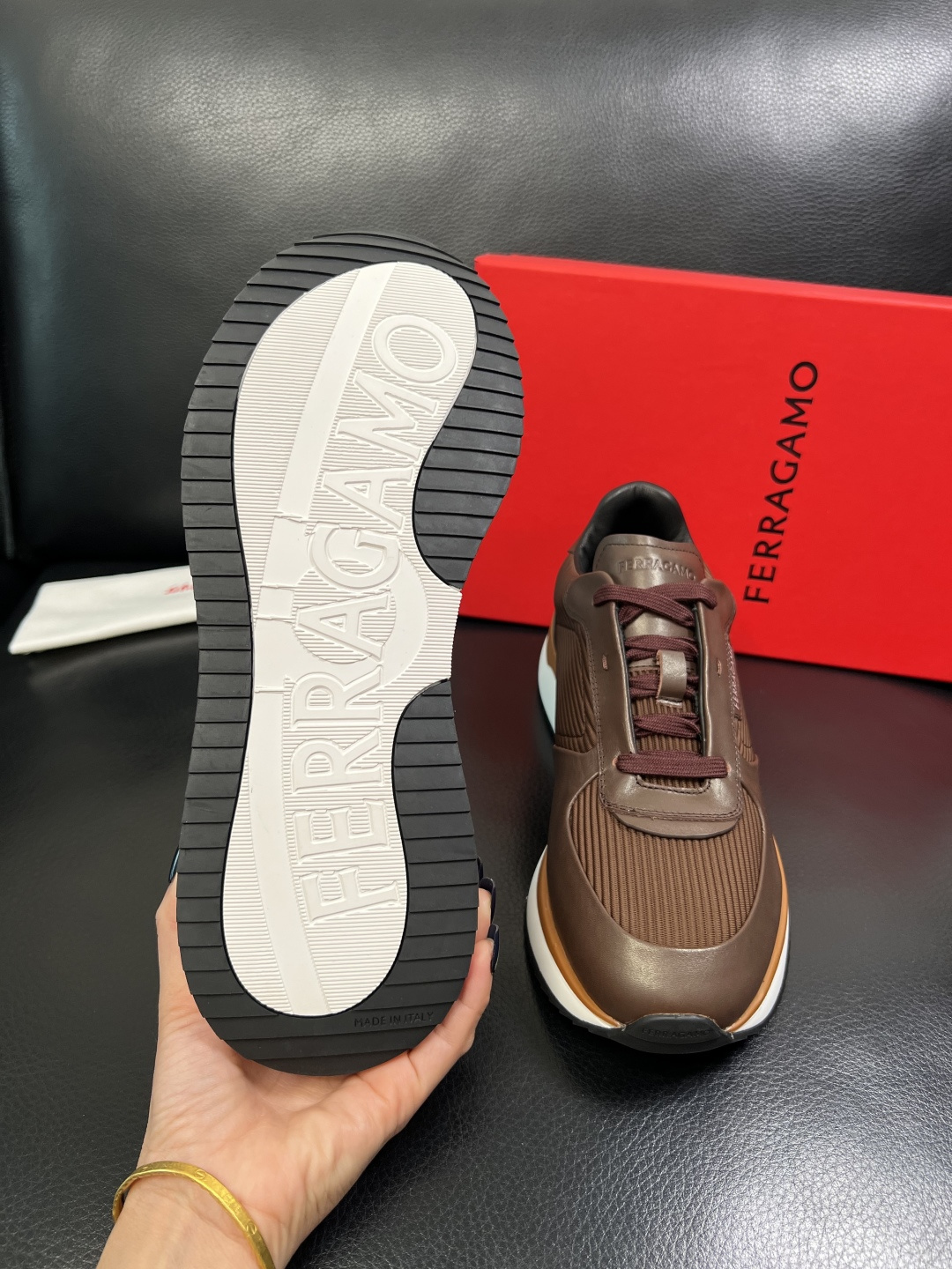 Ferragamo 高品质 顶级工艺品 菲拉格慕 专柜同步发售原厂配置，意大利进口原版牛皮，进口水染牛里