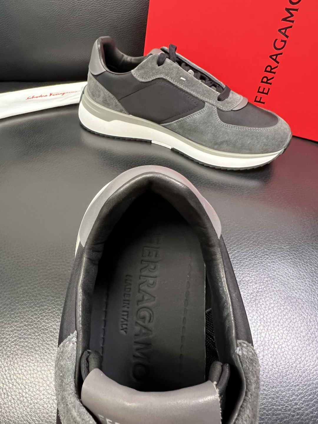 Ferragamo 高品质 顶级工艺品 菲拉格慕 专柜同步发售原厂配置，意大利进口原版牛皮，进口水染牛里