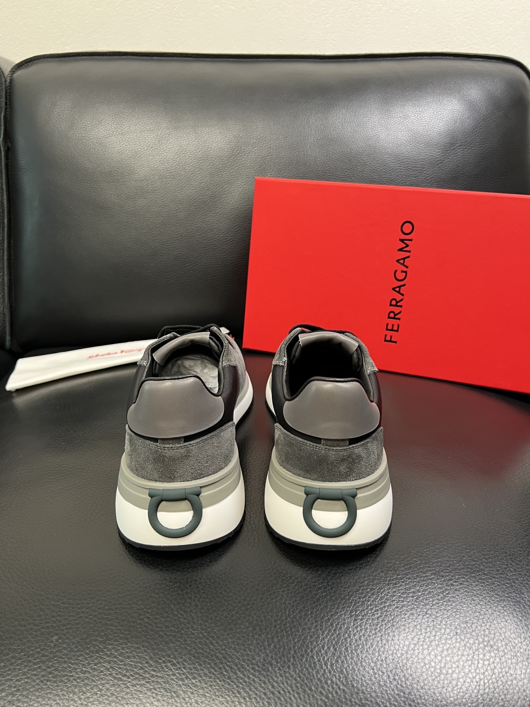 Ferragamo 高品质 顶级工艺品 菲拉格慕 专柜同步发售原厂配置，意大利进口原版牛皮，进口水染牛里