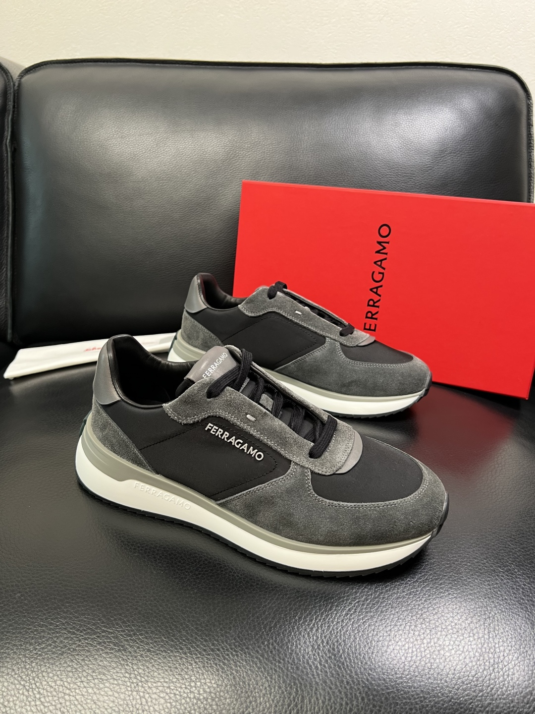 Ferragamo 高品质 顶级工艺品 菲拉格慕 专柜同步发售原厂配置，意大利进口原版牛皮，进口水染牛里