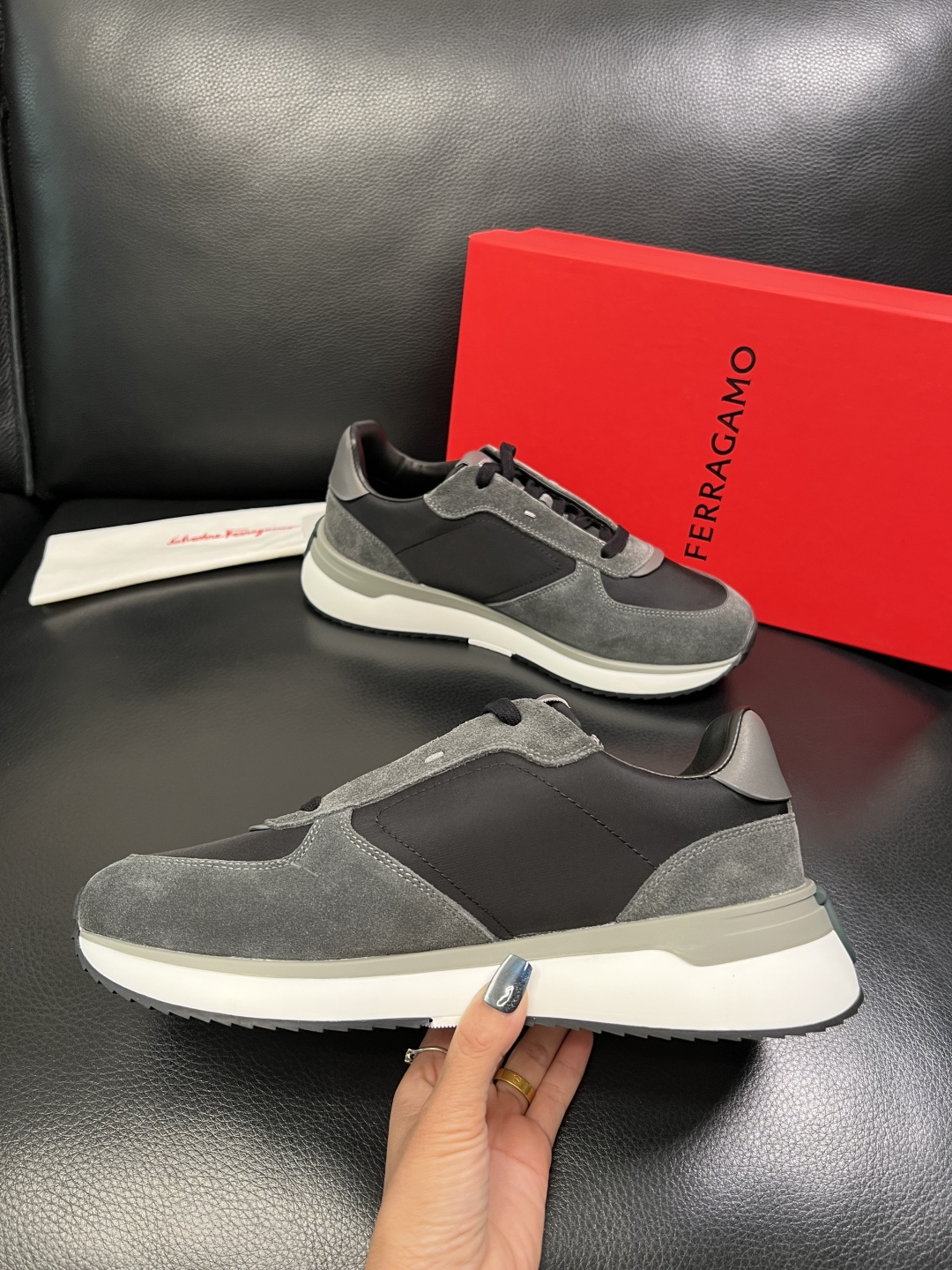 Ferragamo 高品质 顶级工艺品 菲拉格慕 专柜同步发售原厂配置，意大利进口原版牛皮，进口水染牛里