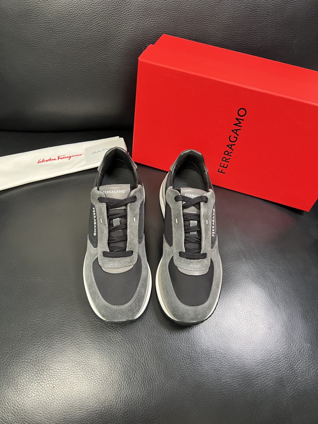 Ferragamo 高品质 顶级工艺品 菲拉格慕 专柜同步发售原厂配置，意大利进口原版牛皮，进口水染牛里