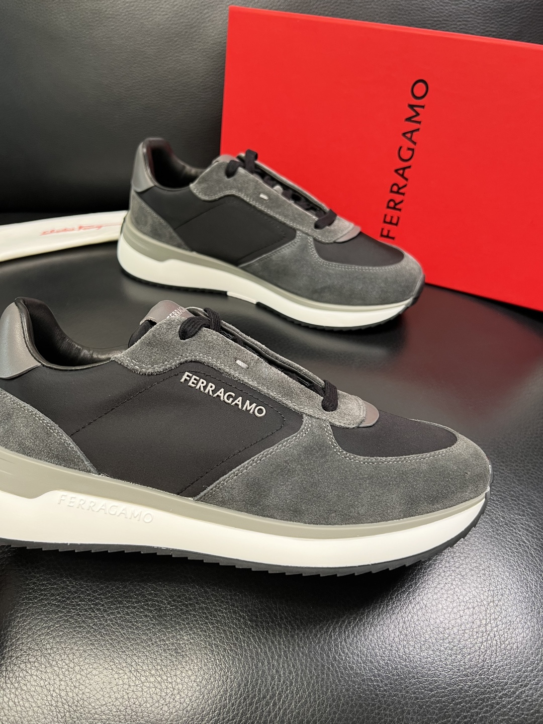 Ferragamo 高品质 顶级工艺品 菲拉格慕 专柜同步发售原厂配置，意大利进口原版牛皮，进口水染牛里