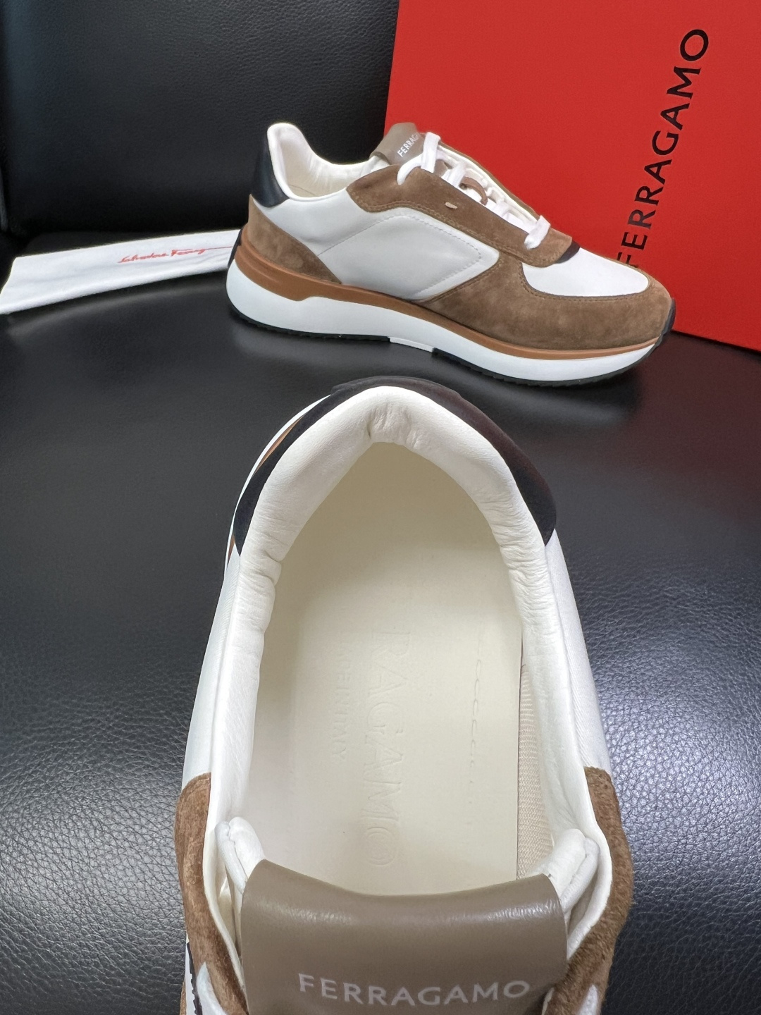 Ferragamo 高品质 顶级工艺品 菲拉格慕 专柜同步发售原厂配置，意大利进口原版牛皮，进口水染牛里