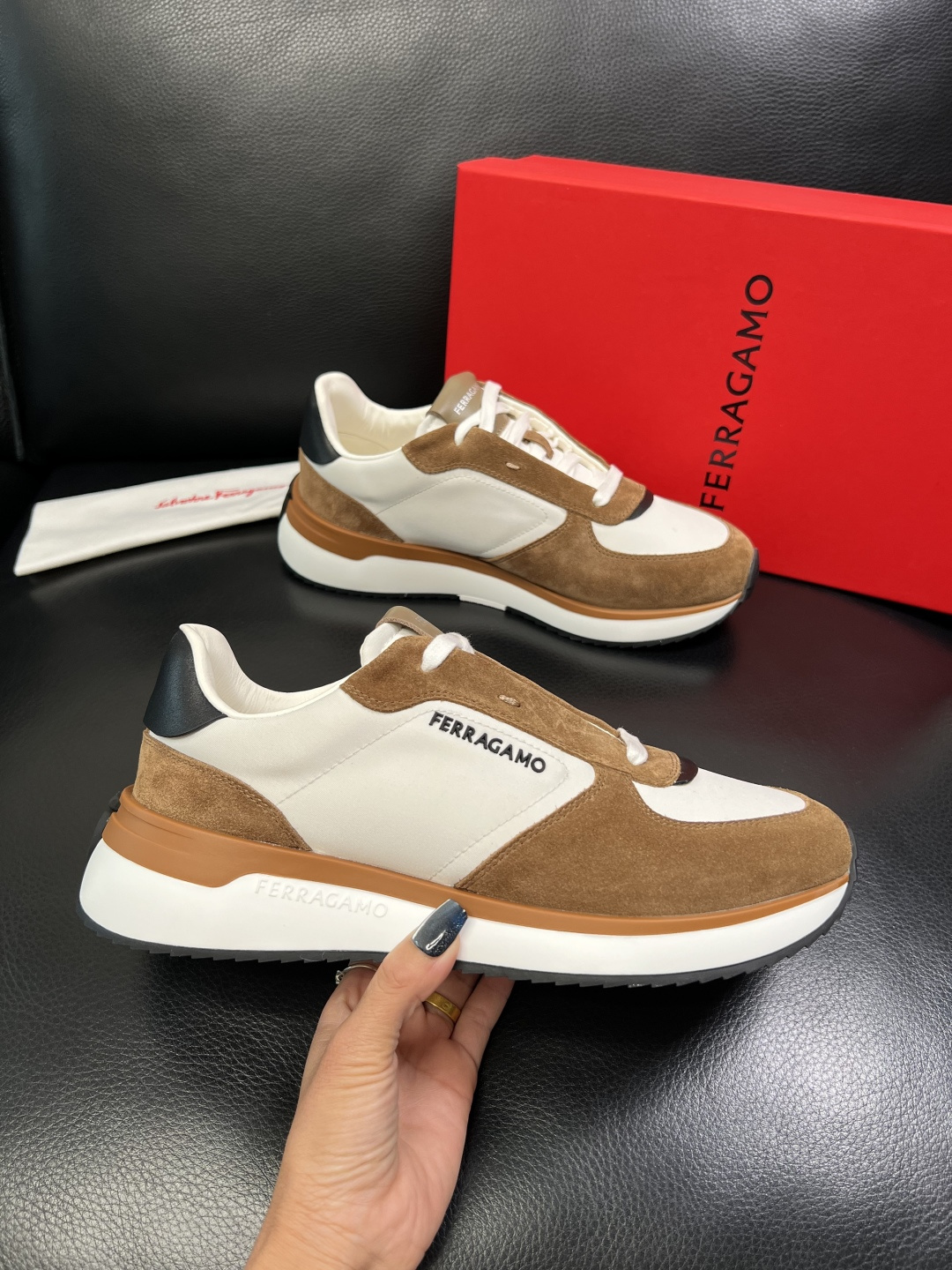 Ferragamo 高品质 顶级工艺品 菲拉格慕 专柜同步发售原厂配置，意大利进口原版牛皮，进口水染牛里