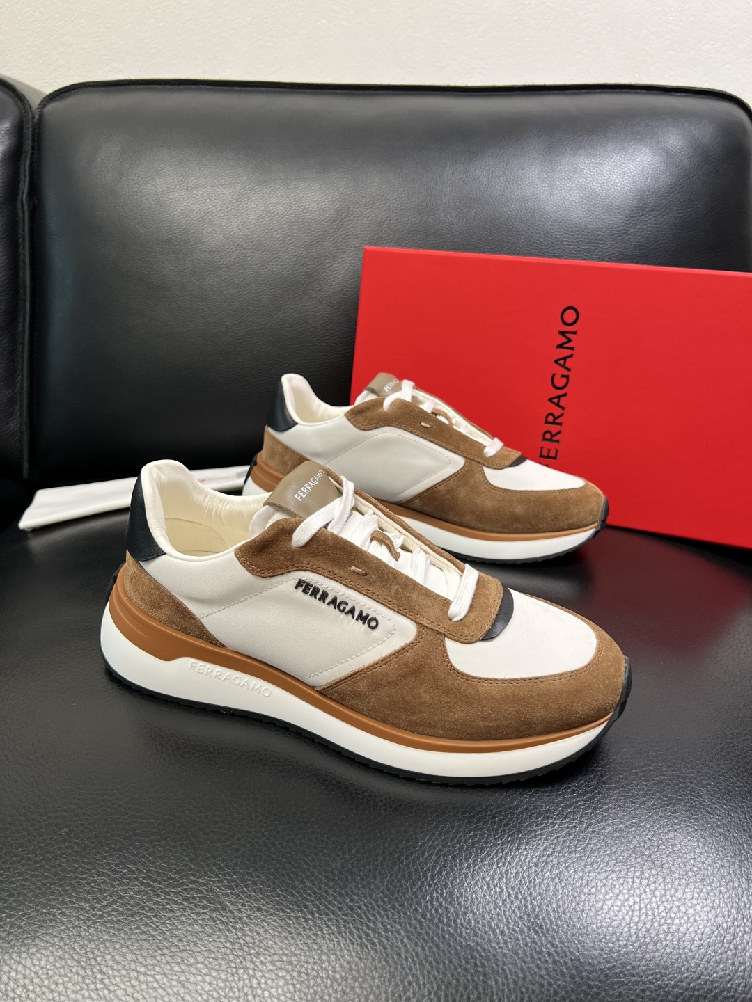 Ferragamo 高品质 顶级工艺品 菲拉格慕 专柜同步发售原厂配置，意大利进口原版牛皮，进口水染牛里