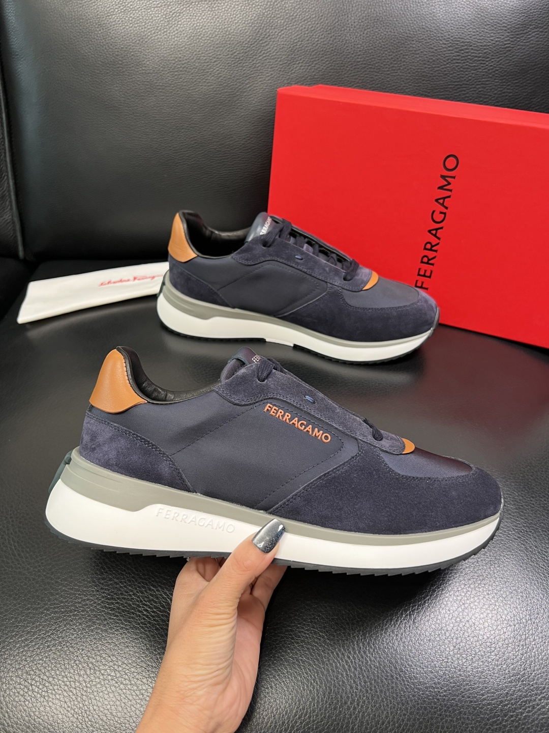 Ferragamo 高品质 顶级工艺品 菲拉格慕 专柜同步发售原厂配置，意大利进口原版牛皮，进口水染牛里