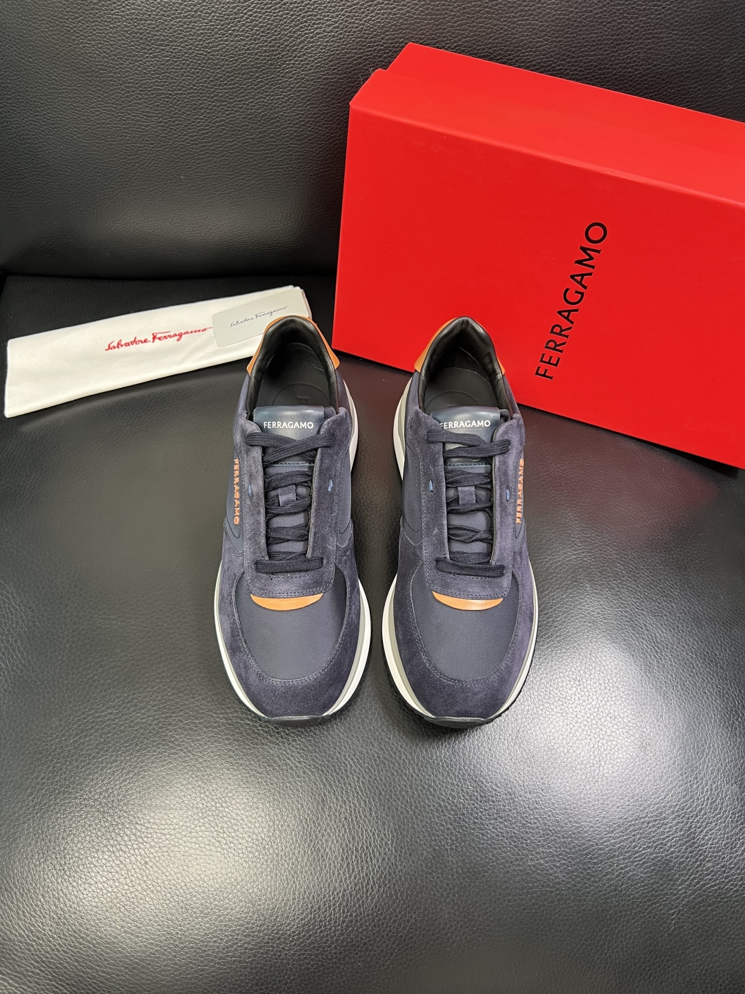 Ferragamo 高品质 顶级工艺品 菲拉格慕 专柜同步发售原厂配置，意大利进口原版牛皮，进口水染牛里