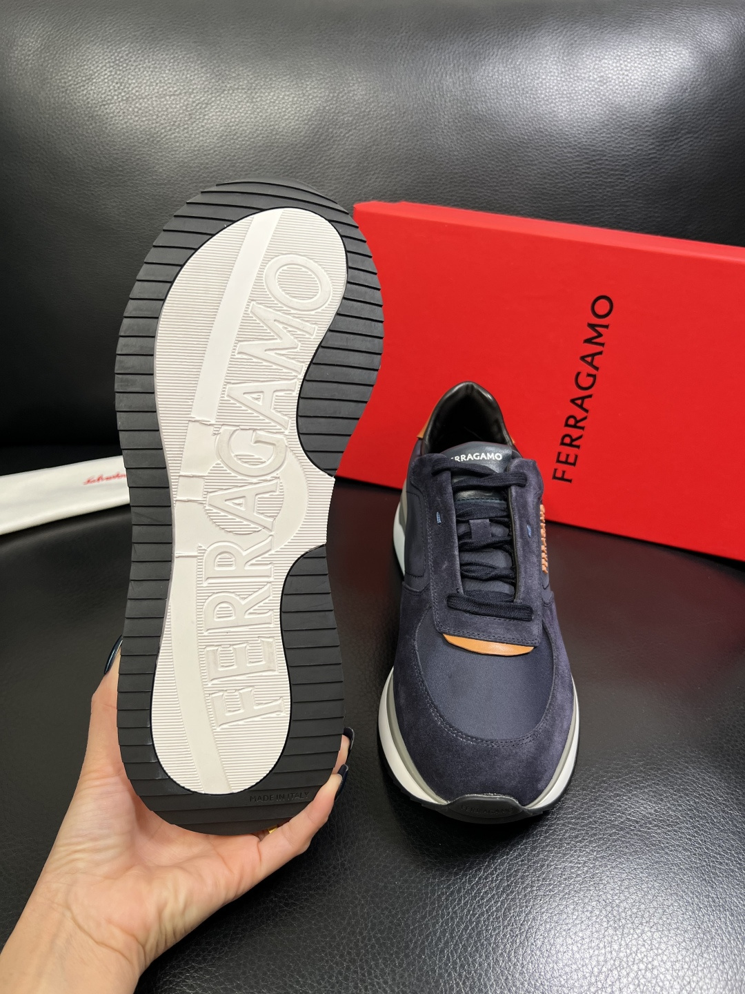 Ferragamo 高品质 顶级工艺品 菲拉格慕 专柜同步发售原厂配置，意大利进口原版牛皮，进口水染牛里