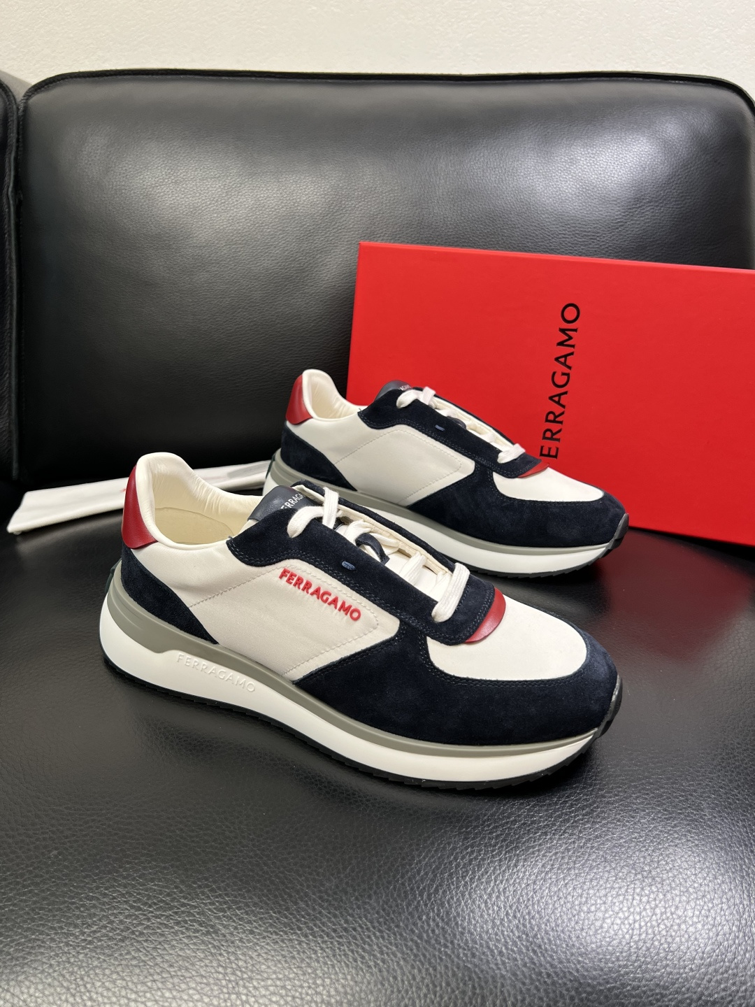 Ferragamo 高品质 顶级工艺品 菲拉格慕 专柜同步发售原厂配置，意大利进口原版牛皮，进口水染牛里