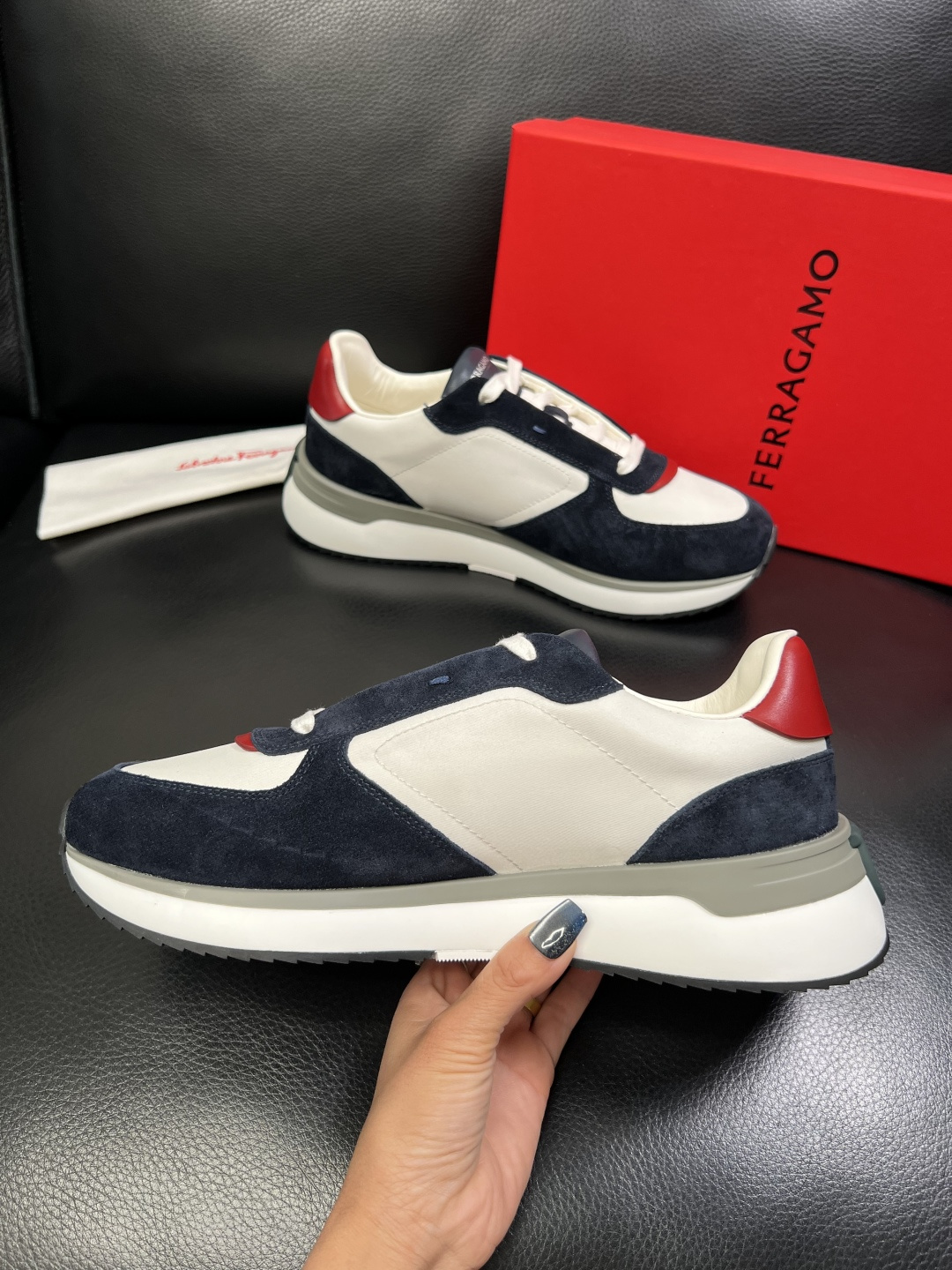 Ferragamo 高品质 顶级工艺品 菲拉格慕 专柜同步发售原厂配置，意大利进口原版牛皮，进口水染牛里