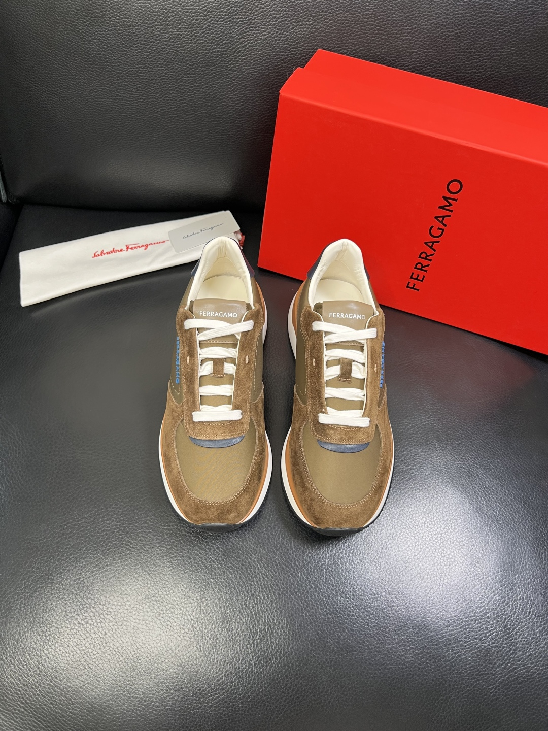 Ferragamo 高品质 顶级工艺品 菲拉格慕 专柜同步发售原厂配置，意大利进口原版牛皮，进口水染牛里