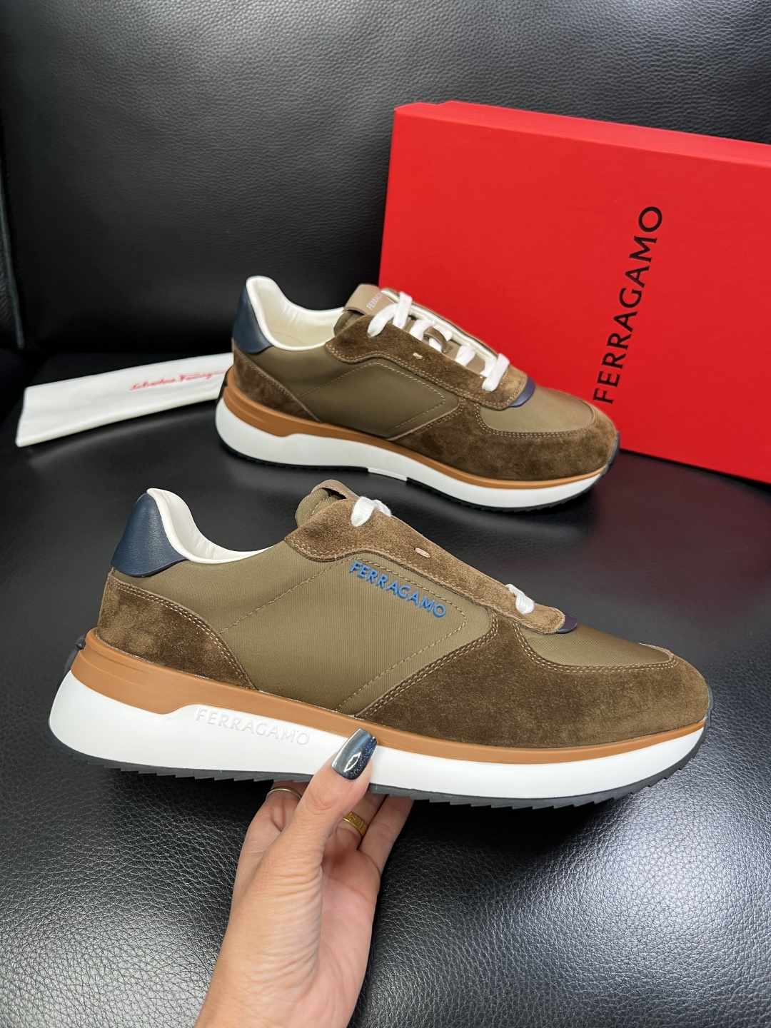 Ferragamo 高品质 顶级工艺品 菲拉格慕 专柜同步发售原厂配置，意大利进口原版牛皮，进口水染牛里