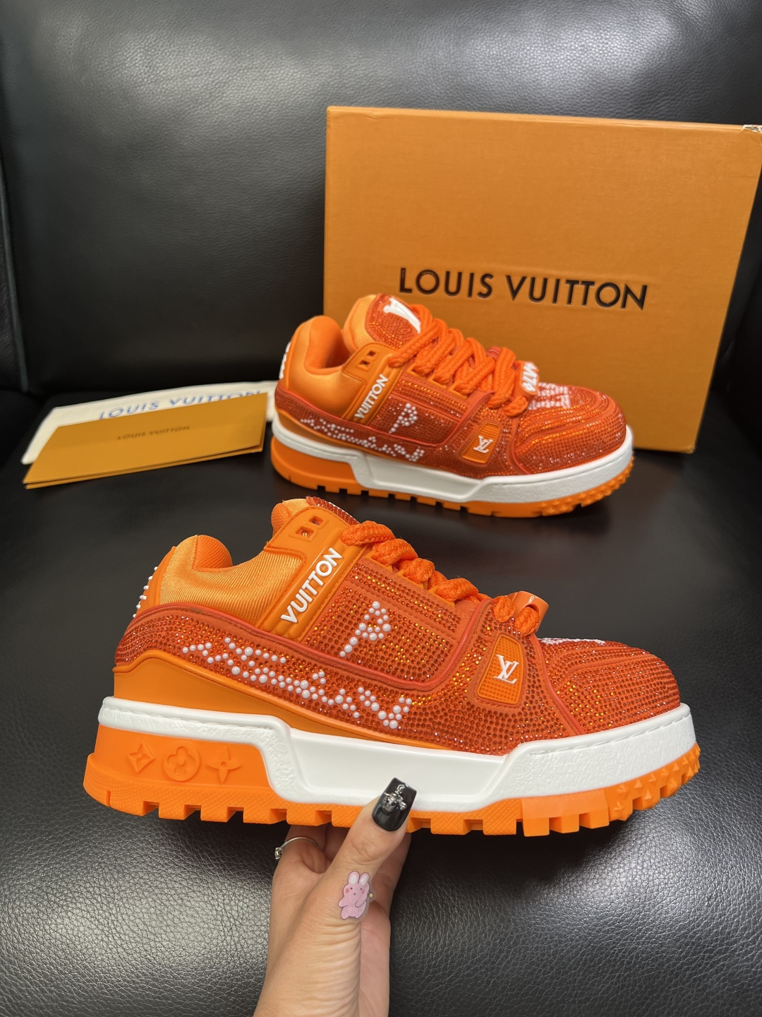 Lv 高品质 顶级工艺品 路易威登，运动板鞋专柜同步，鞋面意大利进口，高品质拼接烫钻缤纷色彩复杂工艺品，