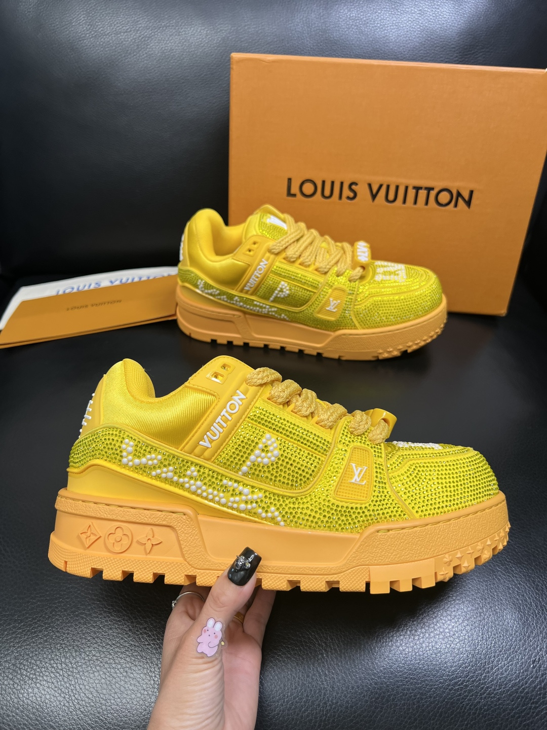 Lv 高品质 顶级工艺品 路易威登，运动板鞋专柜同步，鞋面意大利进口，高品质拼接烫钻缤纷色彩复杂工艺品，