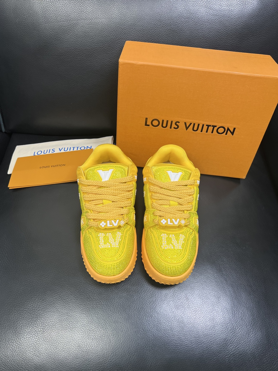 Lv 高品质 顶级工艺品 路易威登，运动板鞋专柜同步，鞋面意大利进口，高品质拼接烫钻缤纷色彩复杂工艺品，