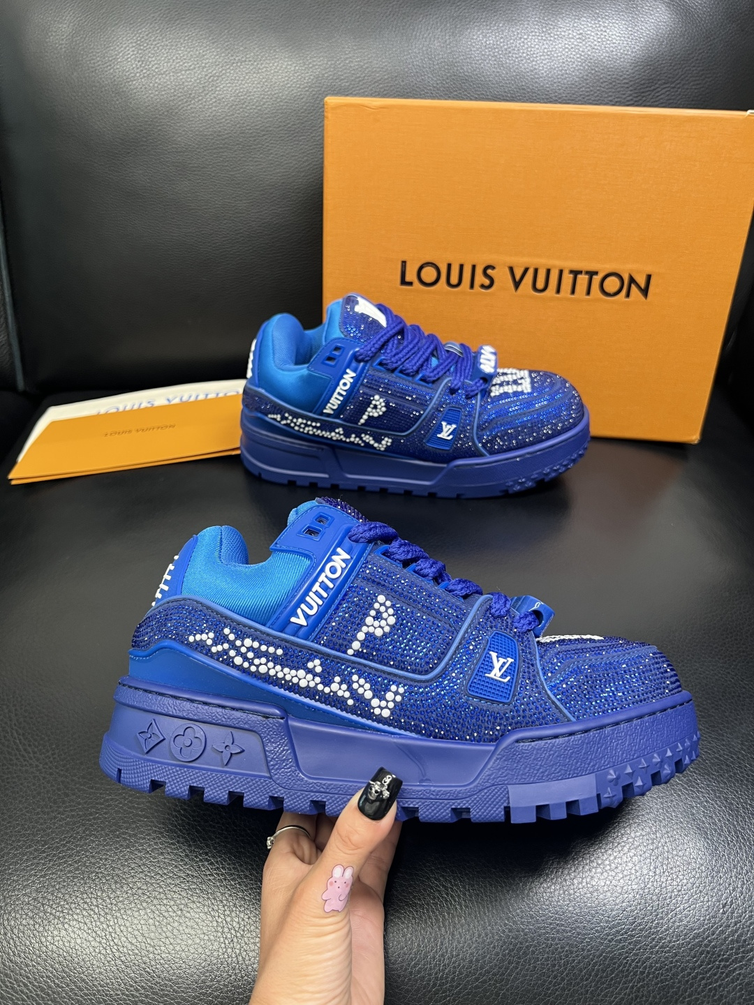 Lv 高品质 顶级工艺品 路易威登，运动板鞋专柜同步，鞋面意大利进口，高品质拼接烫钻缤纷色彩复杂工艺品，