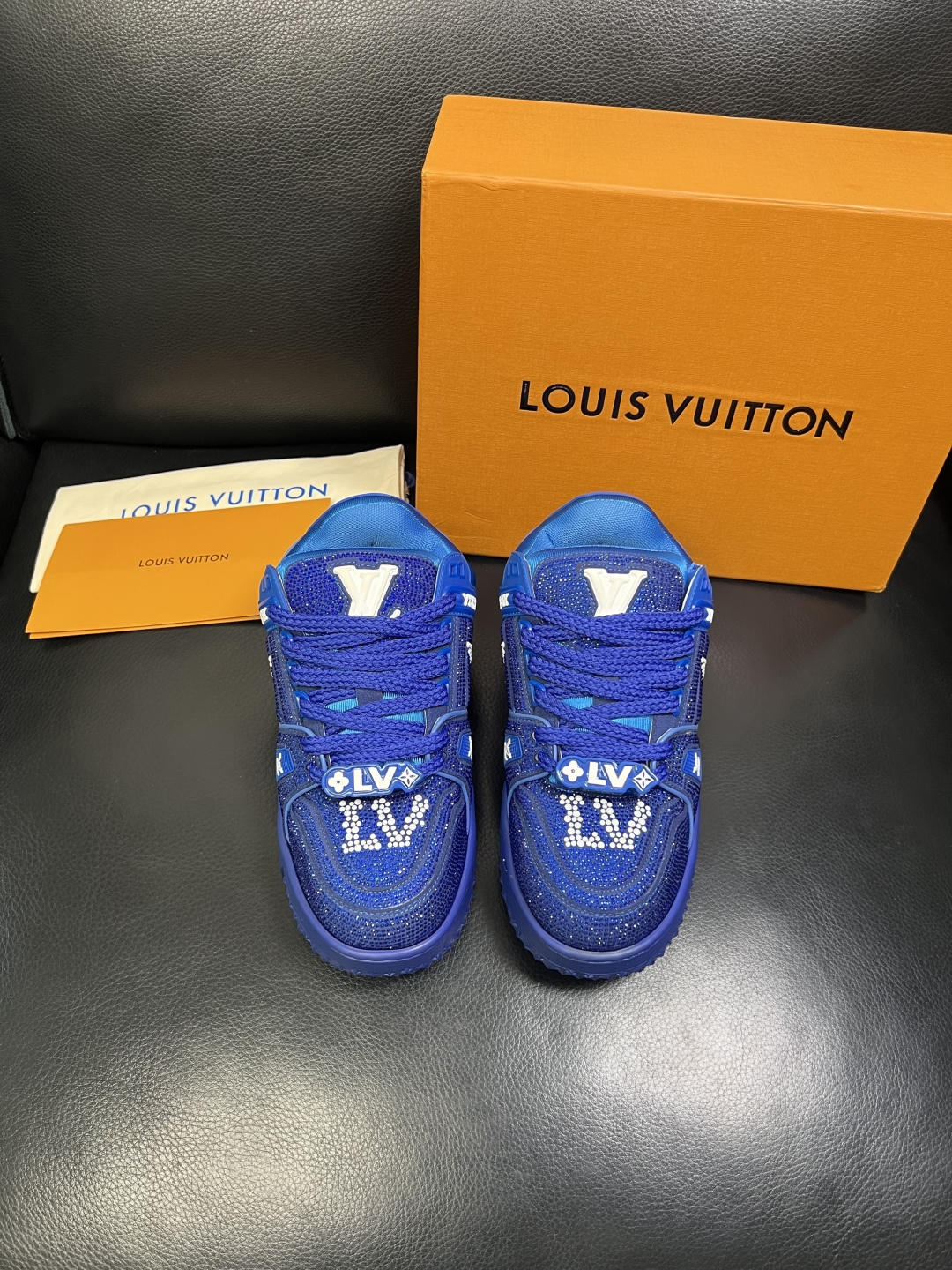 Lv 高品质 顶级工艺品 路易威登，运动板鞋专柜同步，鞋面意大利进口，高品质拼接烫钻缤纷色彩复杂工艺品，